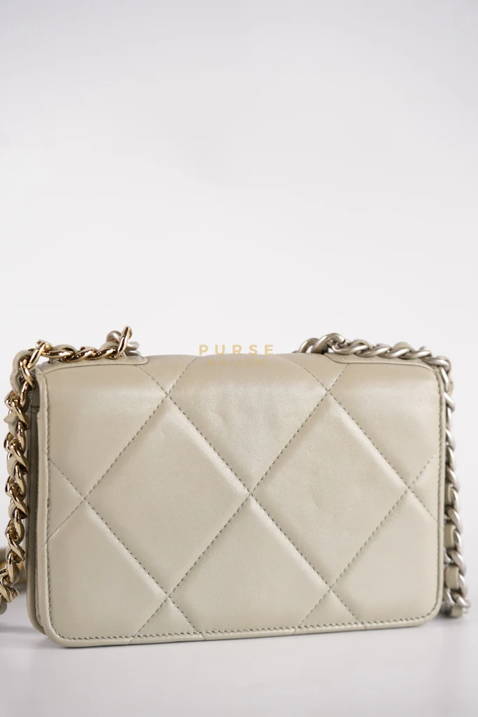 Chanel 19 Wallet on Chain Light Gray in Mixed Hardware (Microchip) - Image 30