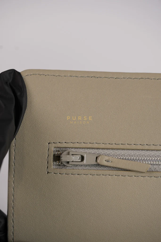 Chanel 19 Wallet on Chain Light Gray in Mixed Hardware (Microchip) - Image 36