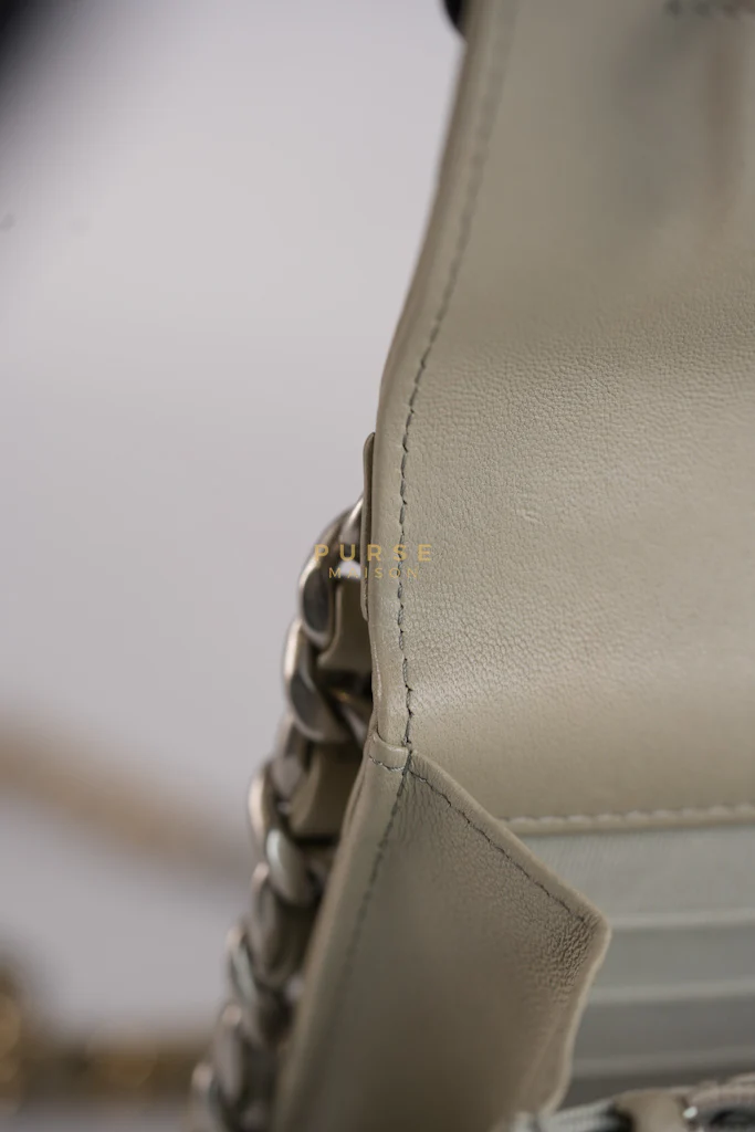 Chanel 19 Wallet on Chain Light Gray in Mixed Hardware (Microchip) - Image 39