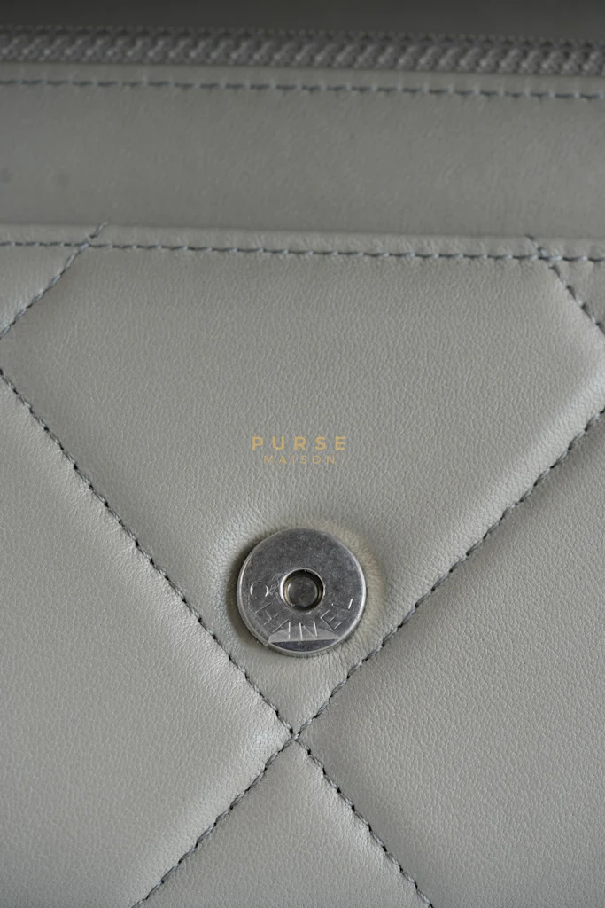 Chanel 19 Wallet on Chain Light Gray in Mixed Hardware (Microchip) - Image 44