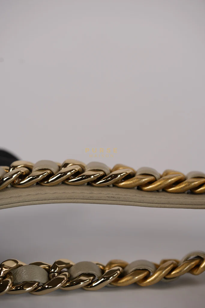 Chanel 19 Wallet on Chain Light Gray in Mixed Hardware (Microchip) - Image 58
