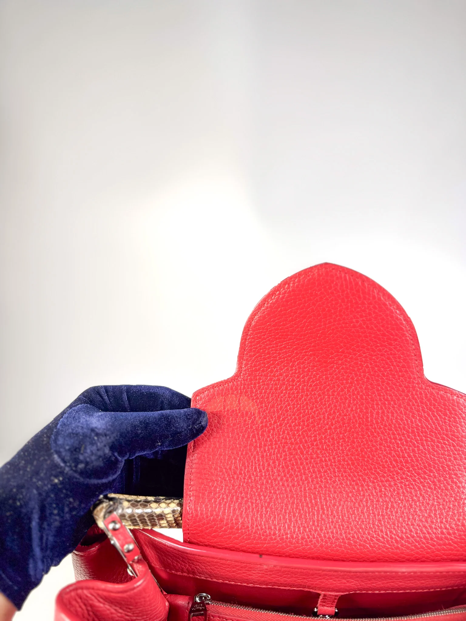 Louis Vuitton Capucines GM Red Python Handle Taurillon Clemence Leather Handbag (Date Code: MI1185) - Image 32