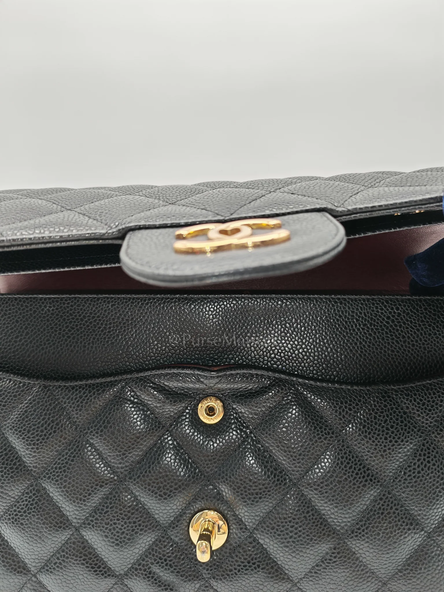 Chanel Classic Double Flap Jumbo in Black Caviar Leather and Gold Hardware Series 14 - Image 24