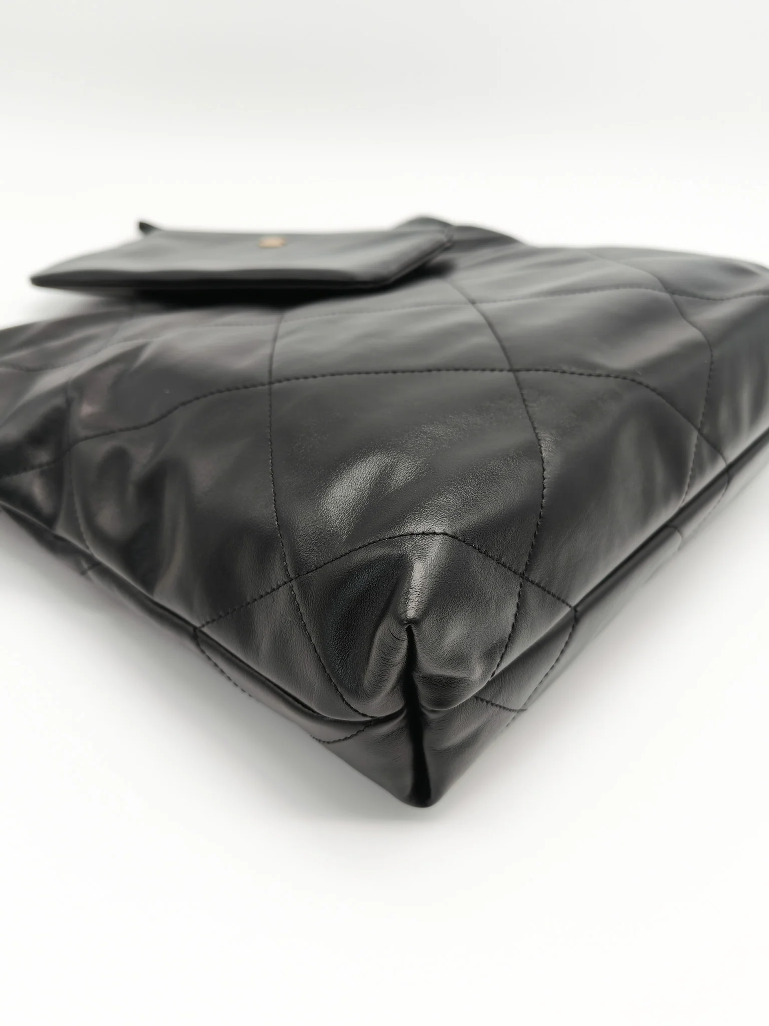 Chanel 22 Small in Black Quilted Shiny Calfskin Leather and Aged Gold Hardware (Microchip) - Image 10