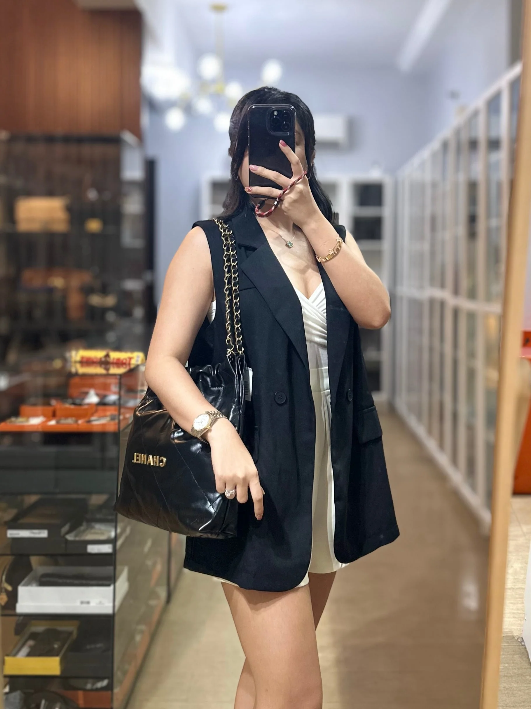 Chanel 22 Small in Black Quilted Shiny Calfskin Leather and Aged Gold Hardware (Microchip) - Image 27
