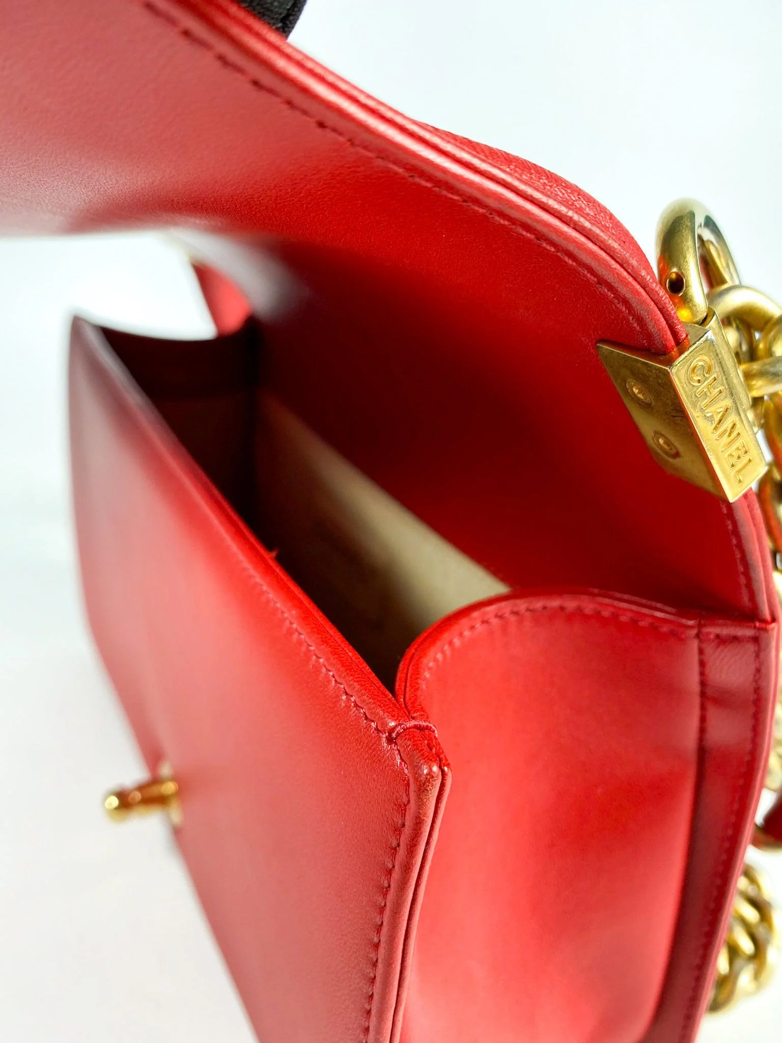 Chanel Chanel Boy Red Studded Chevron Old Medium Limited Edition Calfskin Series 23 - Image 21