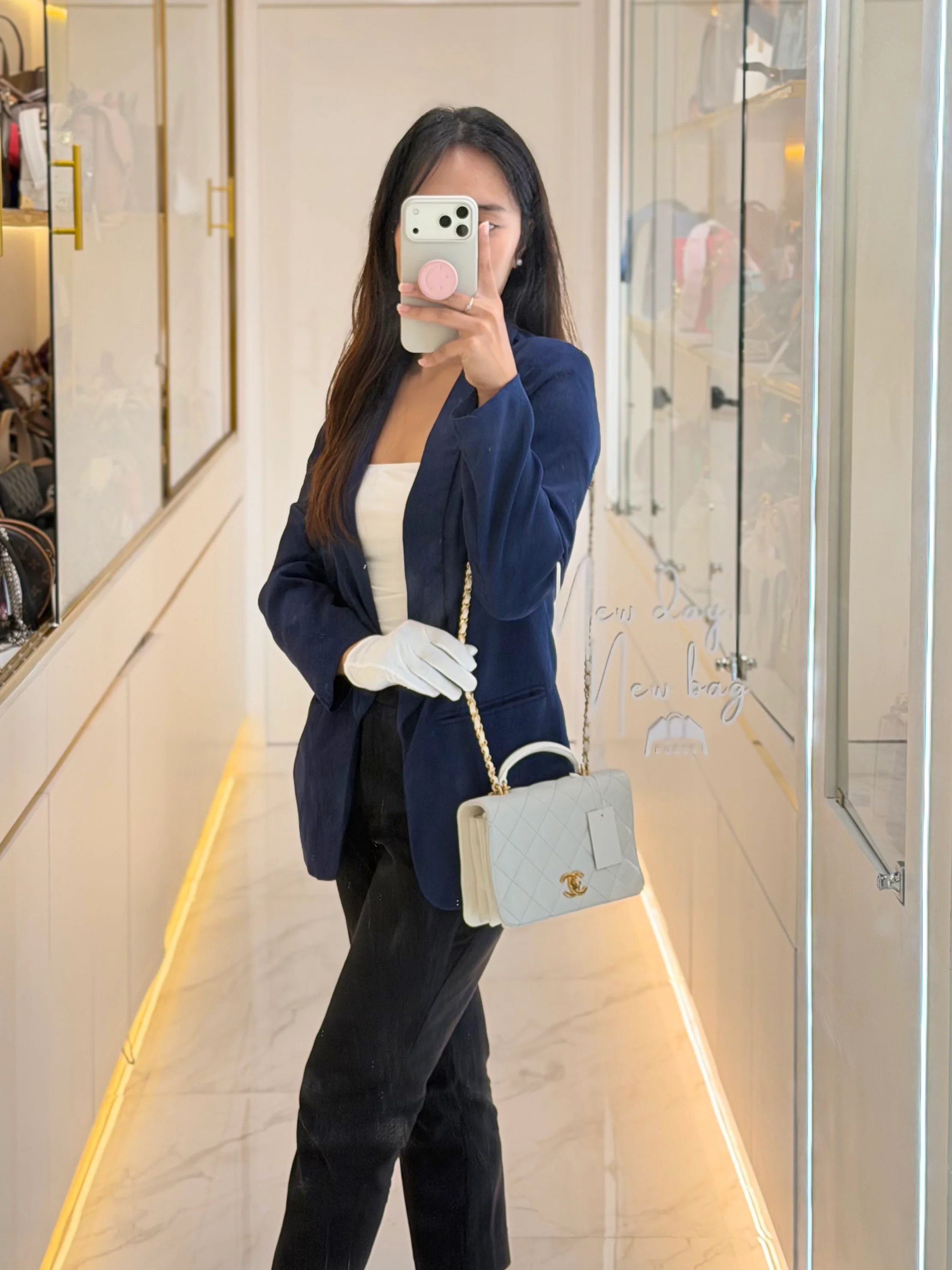 Chanel Full Flap Top Handle in White Caviar Calfskin Leather and Aged Gold Hardware (Microchip) - Image 38