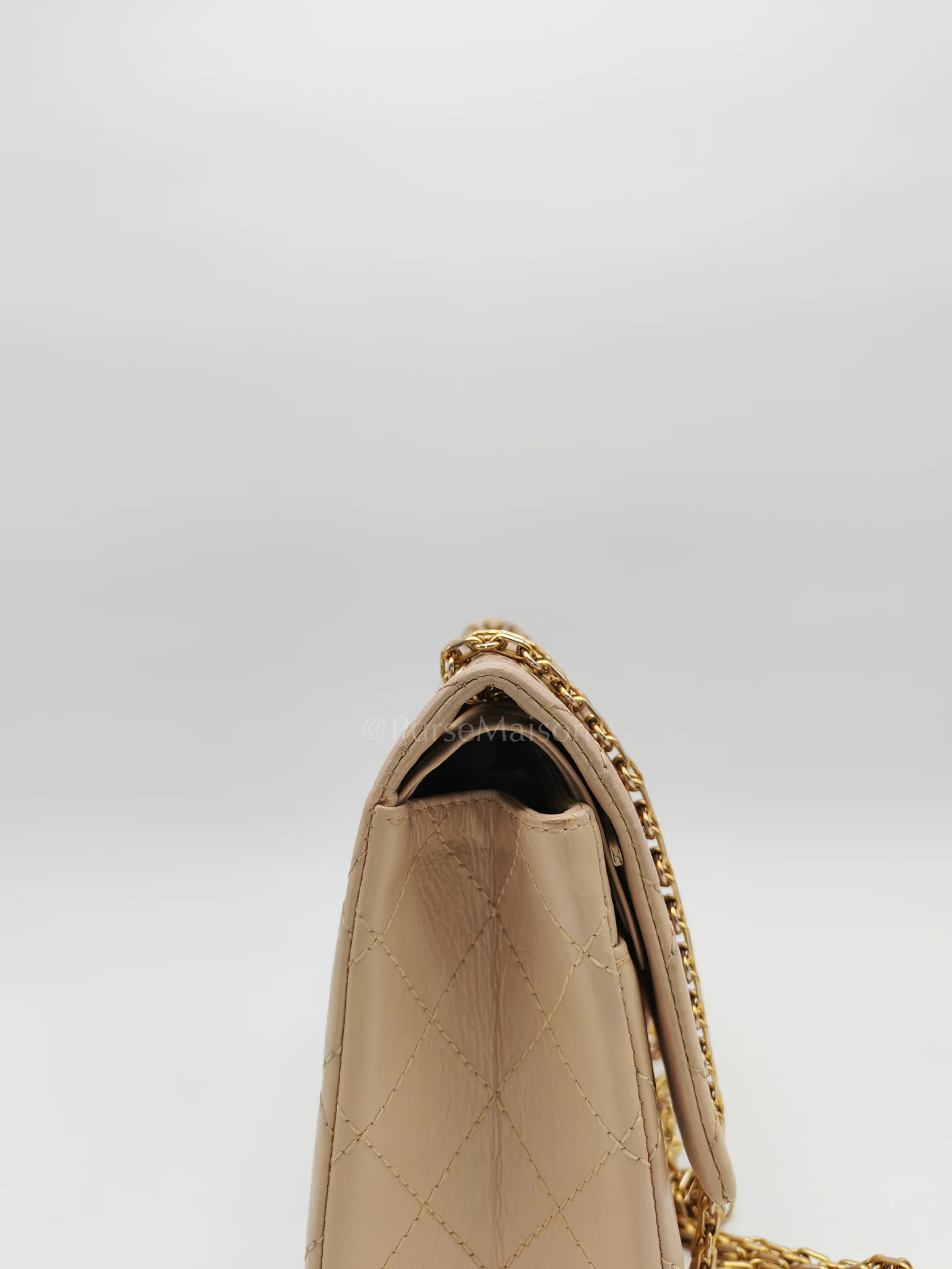 Chanel Reissue 2.55 in Beige Distressed Calfskin Leather an Aged Gold Hardwadre Series 18 - Image 15