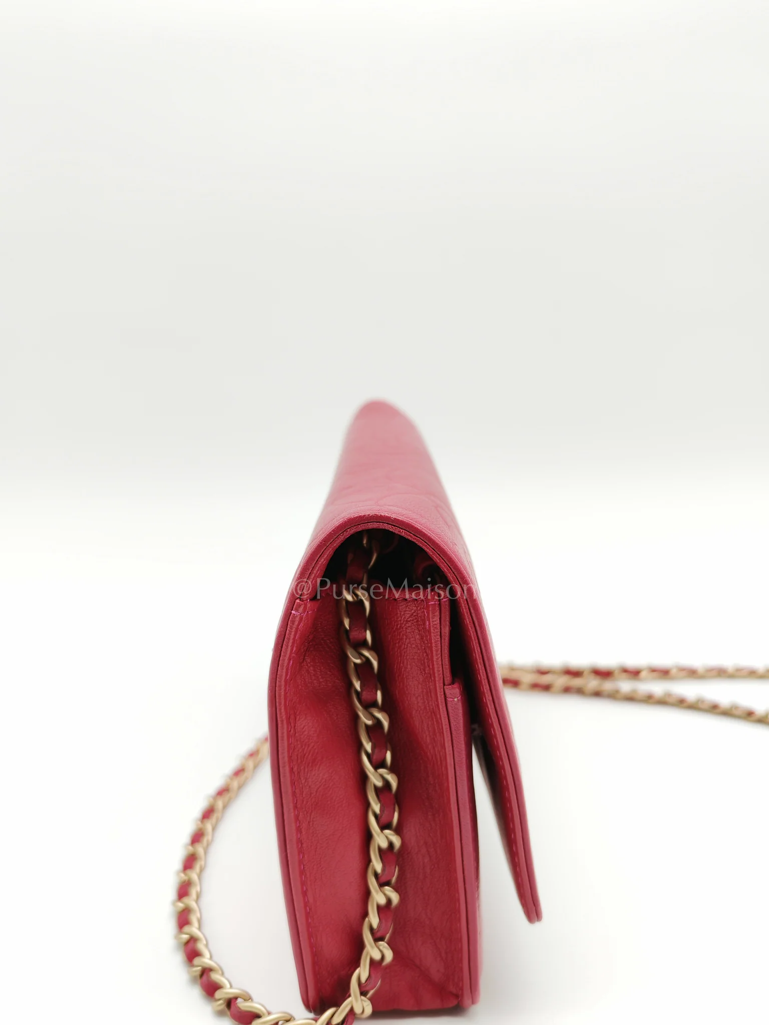 Chanel Wallet On Chain (WOC) Camellia Flap Fuchsia Calfskin and Aged Gold Hardware Series 16 - Image 16