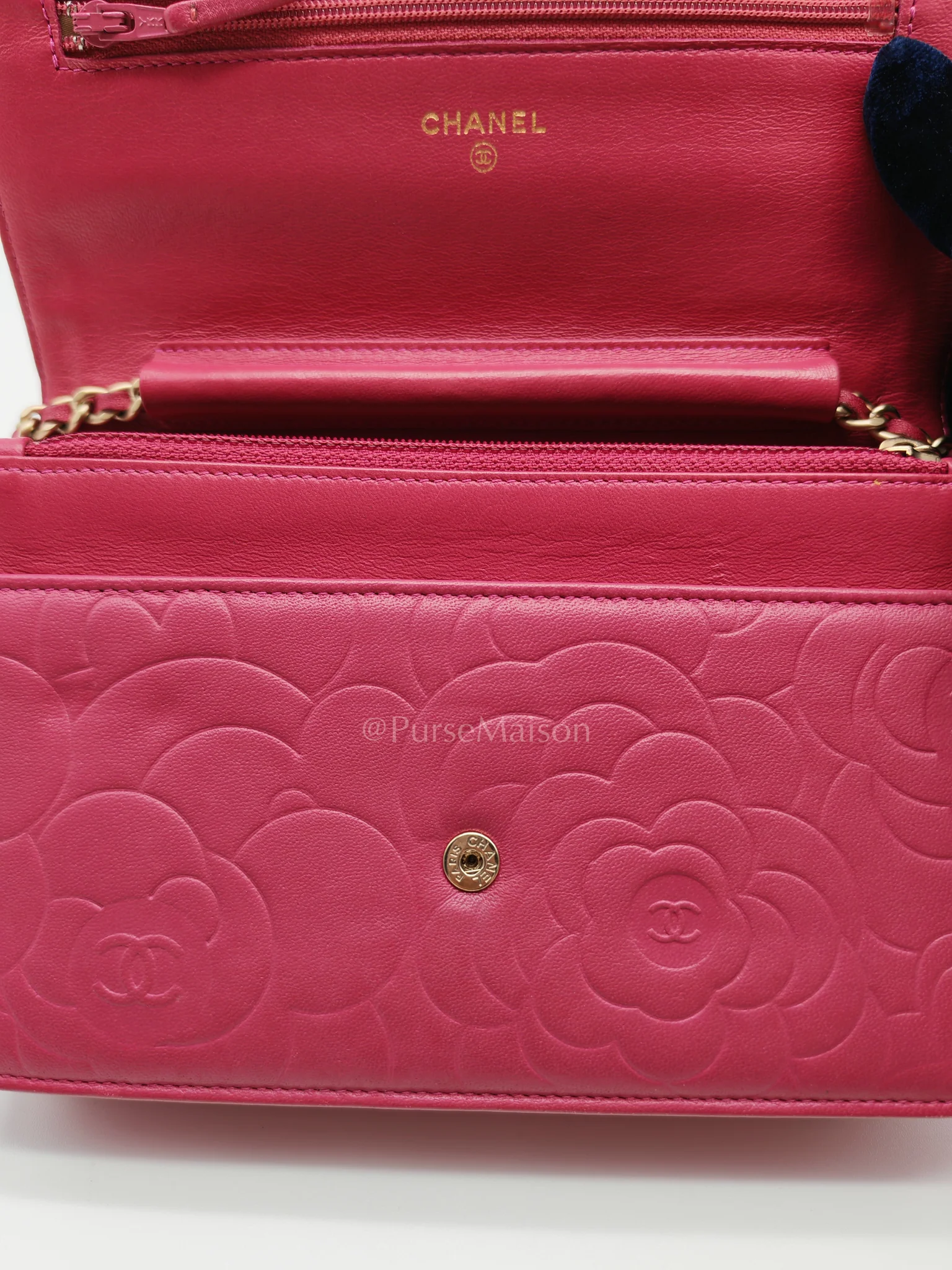Chanel Wallet On Chain (WOC) Camellia Flap Fuchsia Calfskin and Aged Gold Hardware Series 16 - Image 20