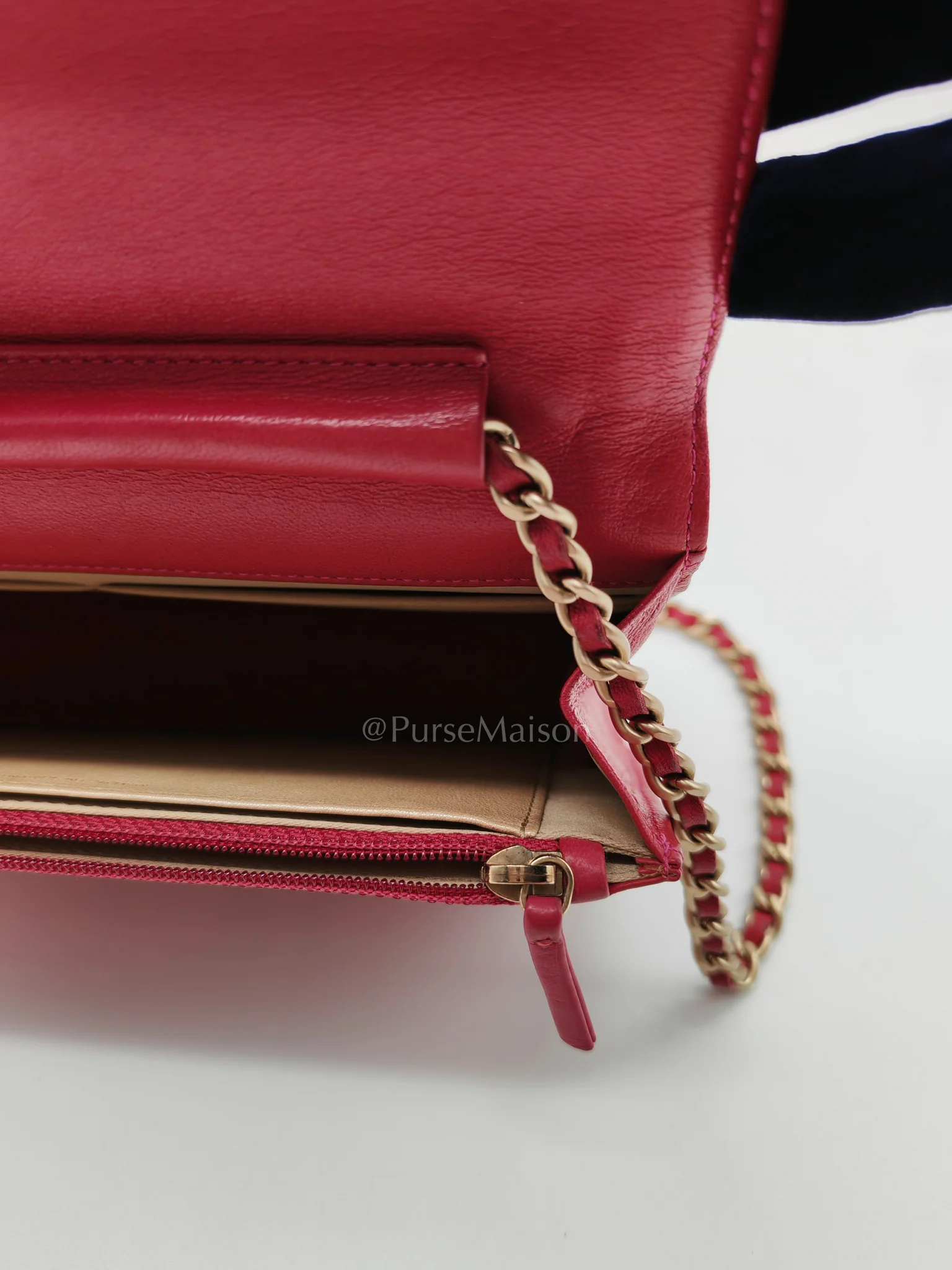 Chanel Wallet On Chain (WOC) Camellia Flap Fuchsia Calfskin and Aged Gold Hardware Series 16 - Image 21
