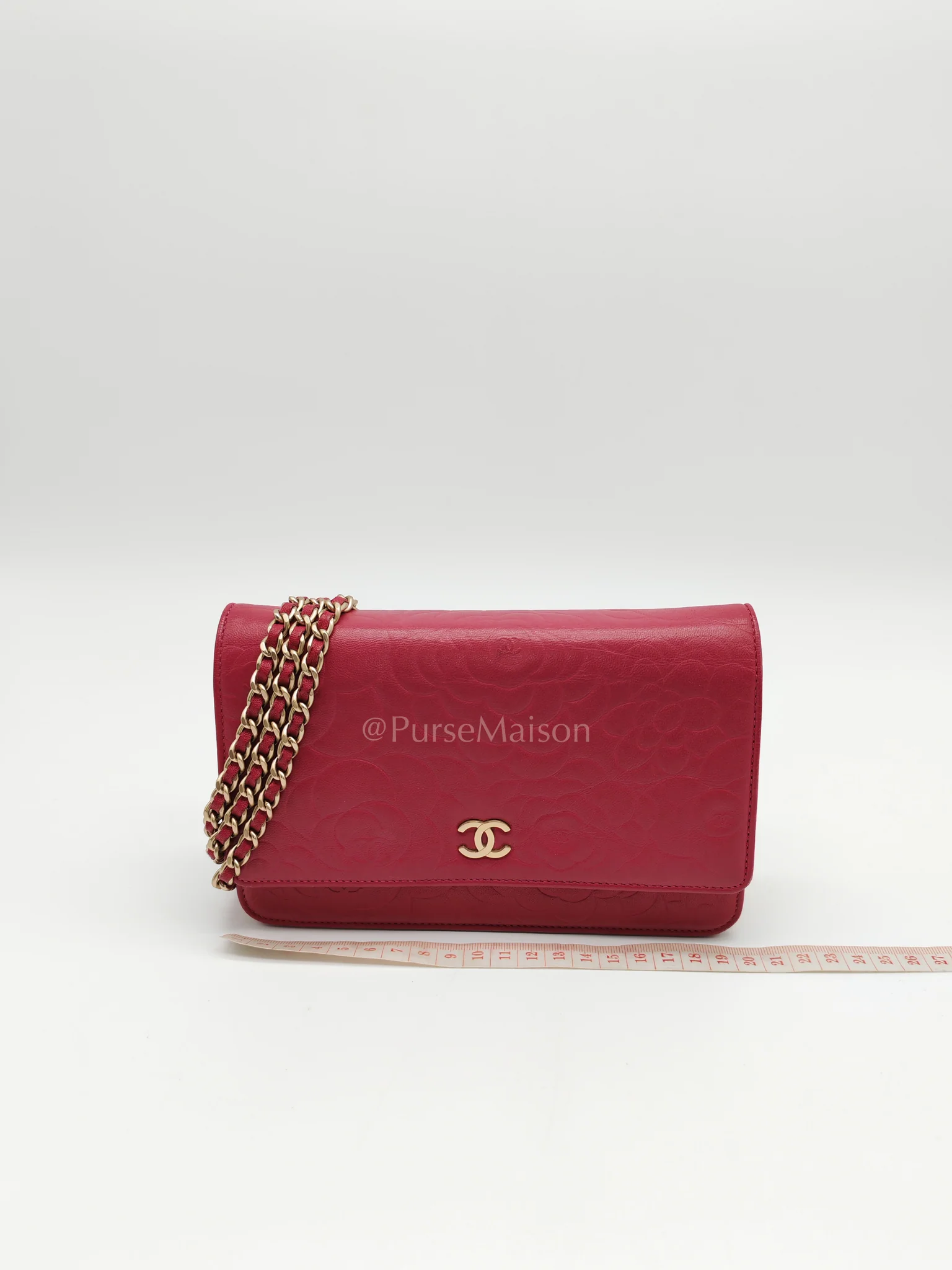 Chanel Wallet On Chain (WOC) Camellia Flap Fuchsia Calfskin and Aged Gold Hardware Series 16 - Image 30