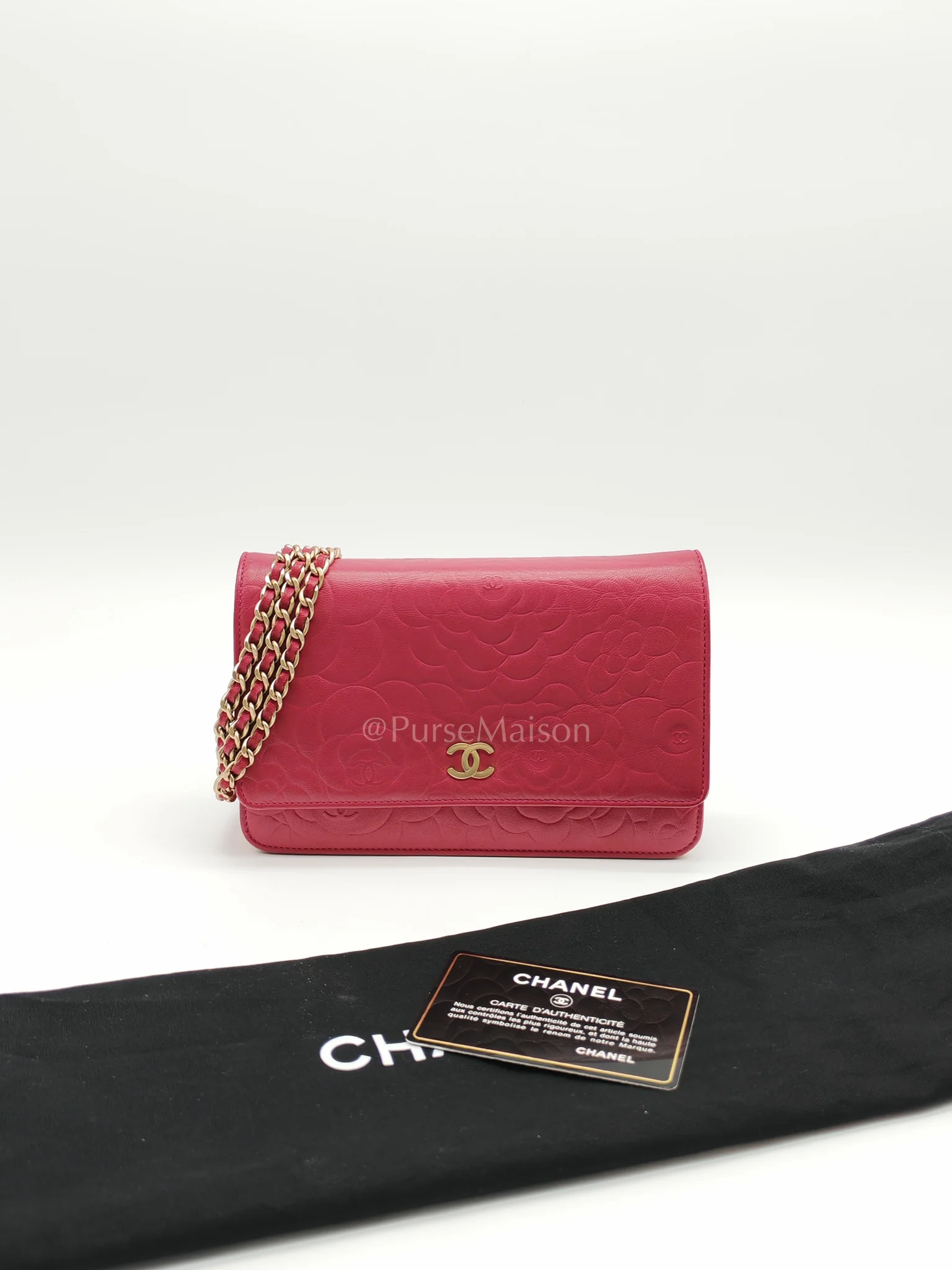 Chanel Wallet On Chain (WOC) Camellia Flap Fuchsia Calfskin and Aged Gold Hardware Series 16 - Image 31