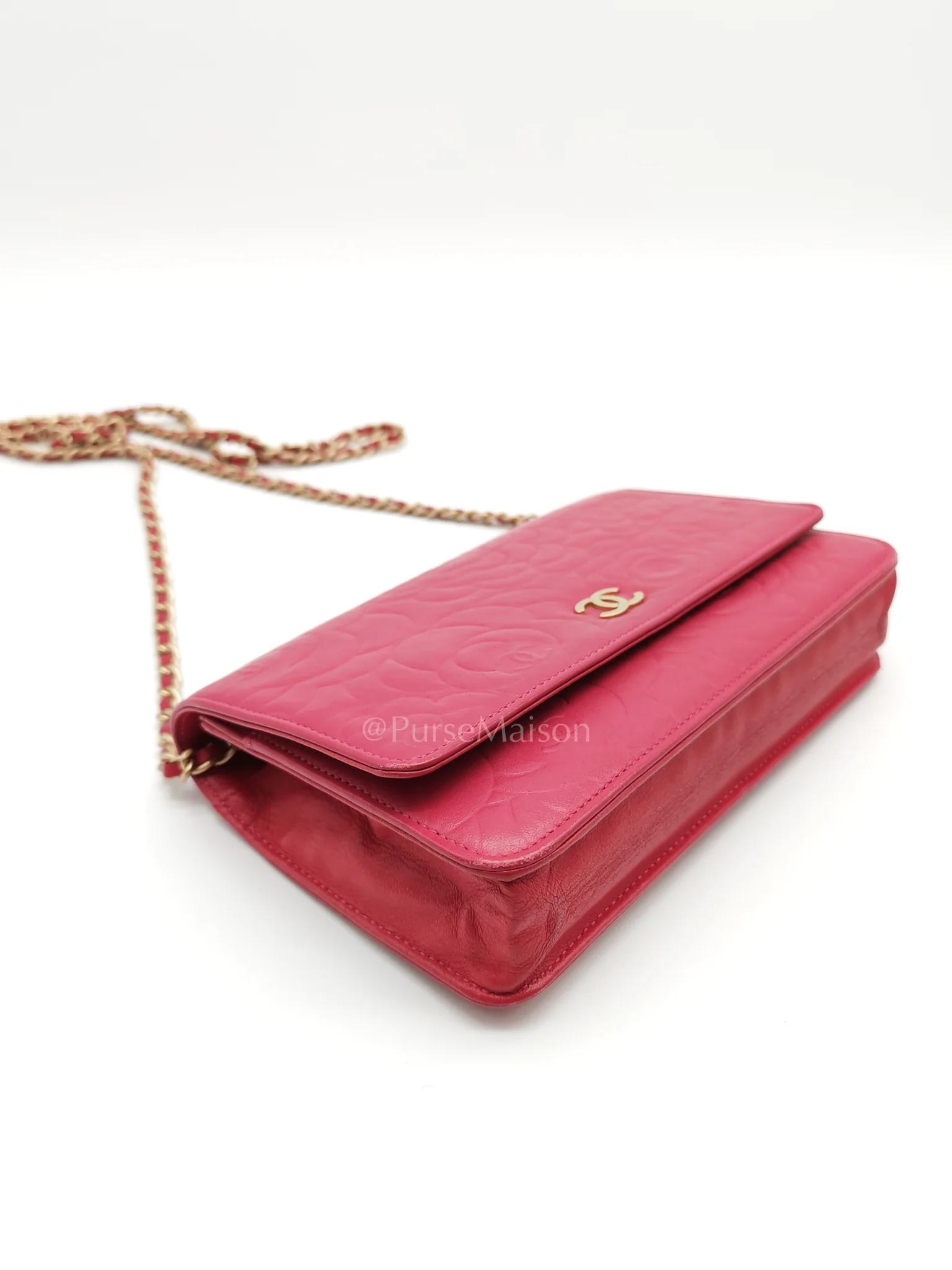 Chanel Wallet On Chain (WOC) Camellia Flap Fuchsia Calfskin and Aged Gold Hardware Series 16 - Image 8
