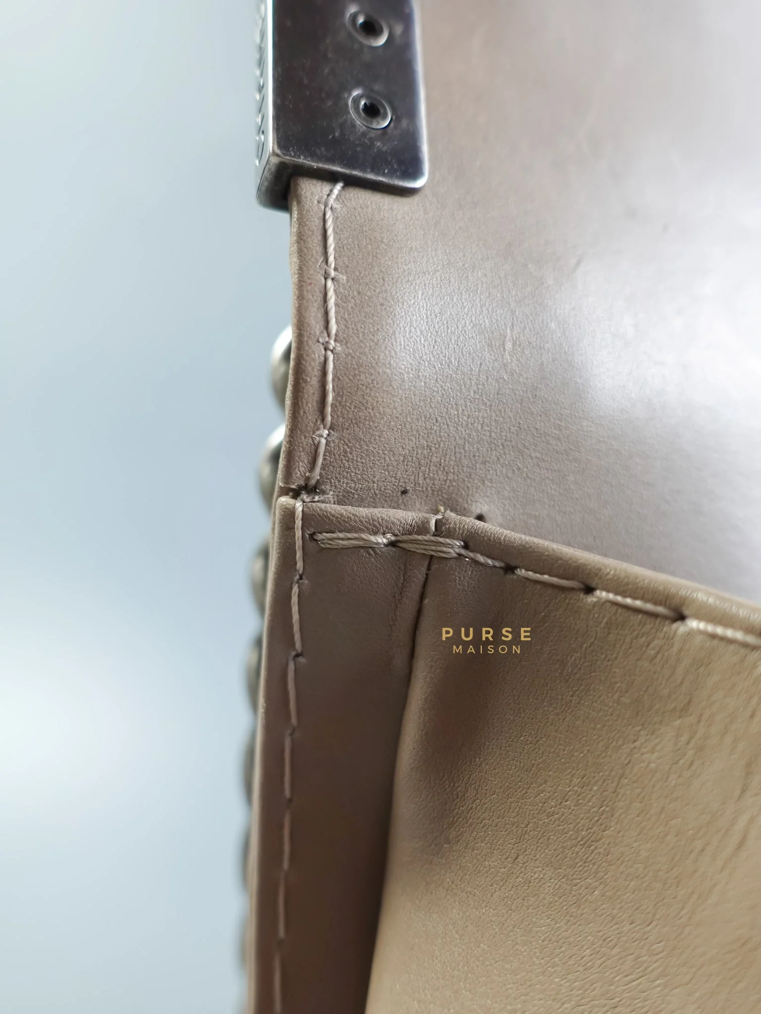 Chanel Le Boy Taupe Large Calfskin Leather and Ruthenium Hardware (Series 18) - Image 12