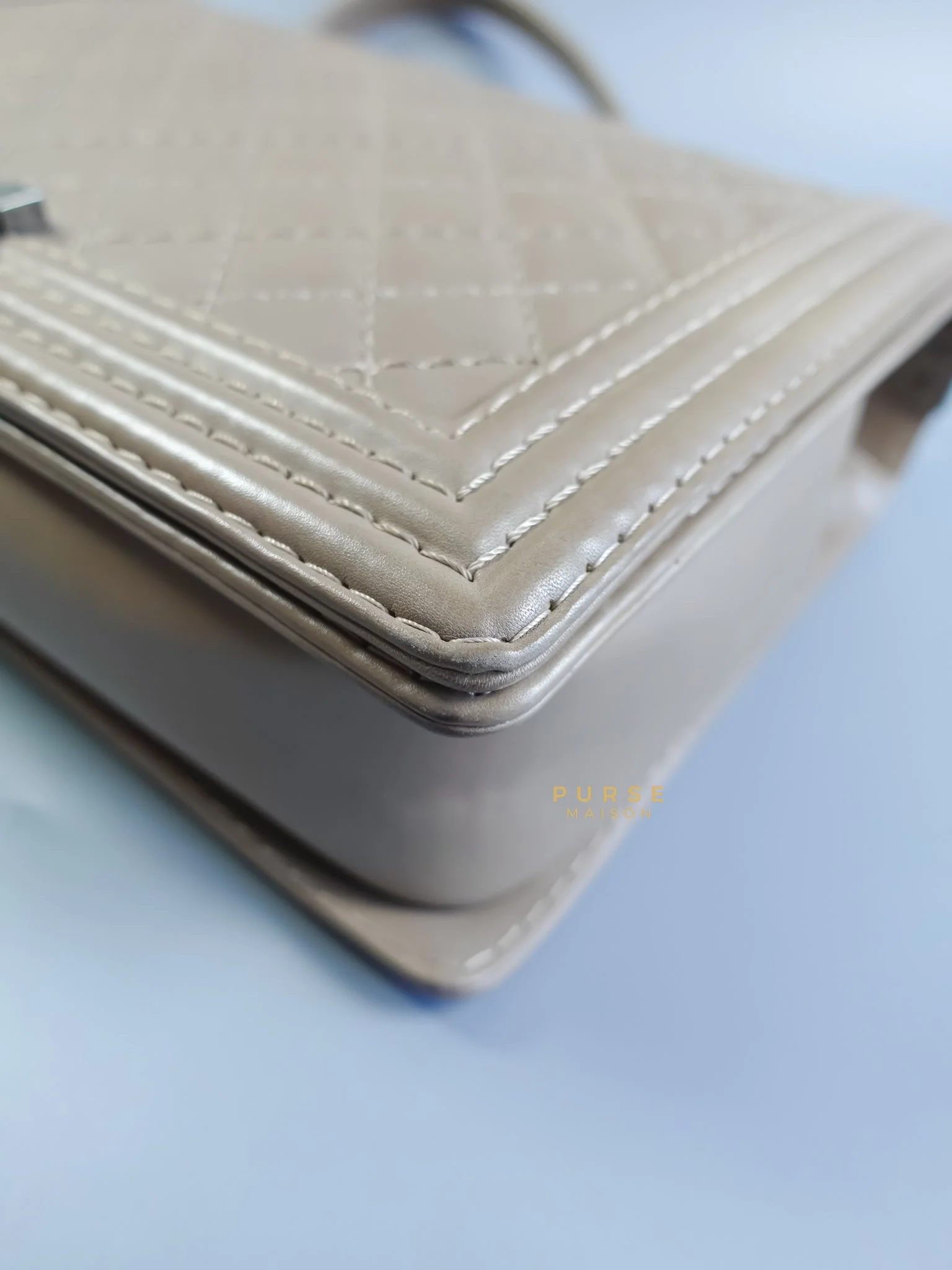 Chanel Le Boy Taupe Large Calfskin Leather and Ruthenium Hardware (Series 18) - Image 25