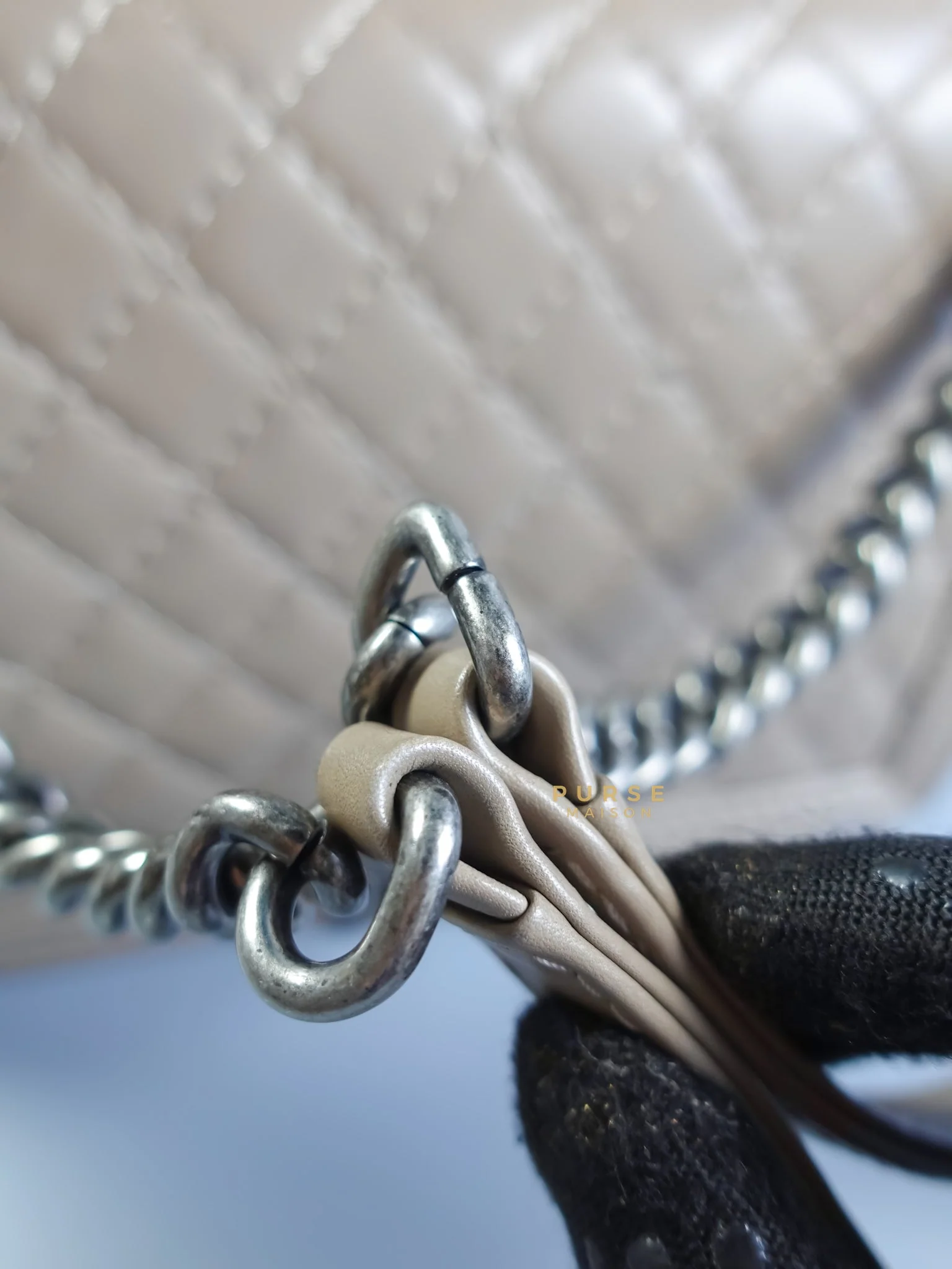 Chanel Le Boy Taupe Large Calfskin Leather and Ruthenium Hardware (Series 18) - Image 26