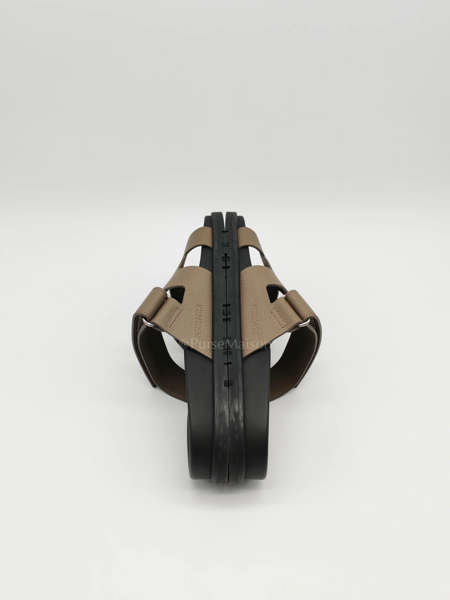 Hermes Chypre in Etoupe Epsom Leather Sandals Size 38EU (24 cm) - Image 5