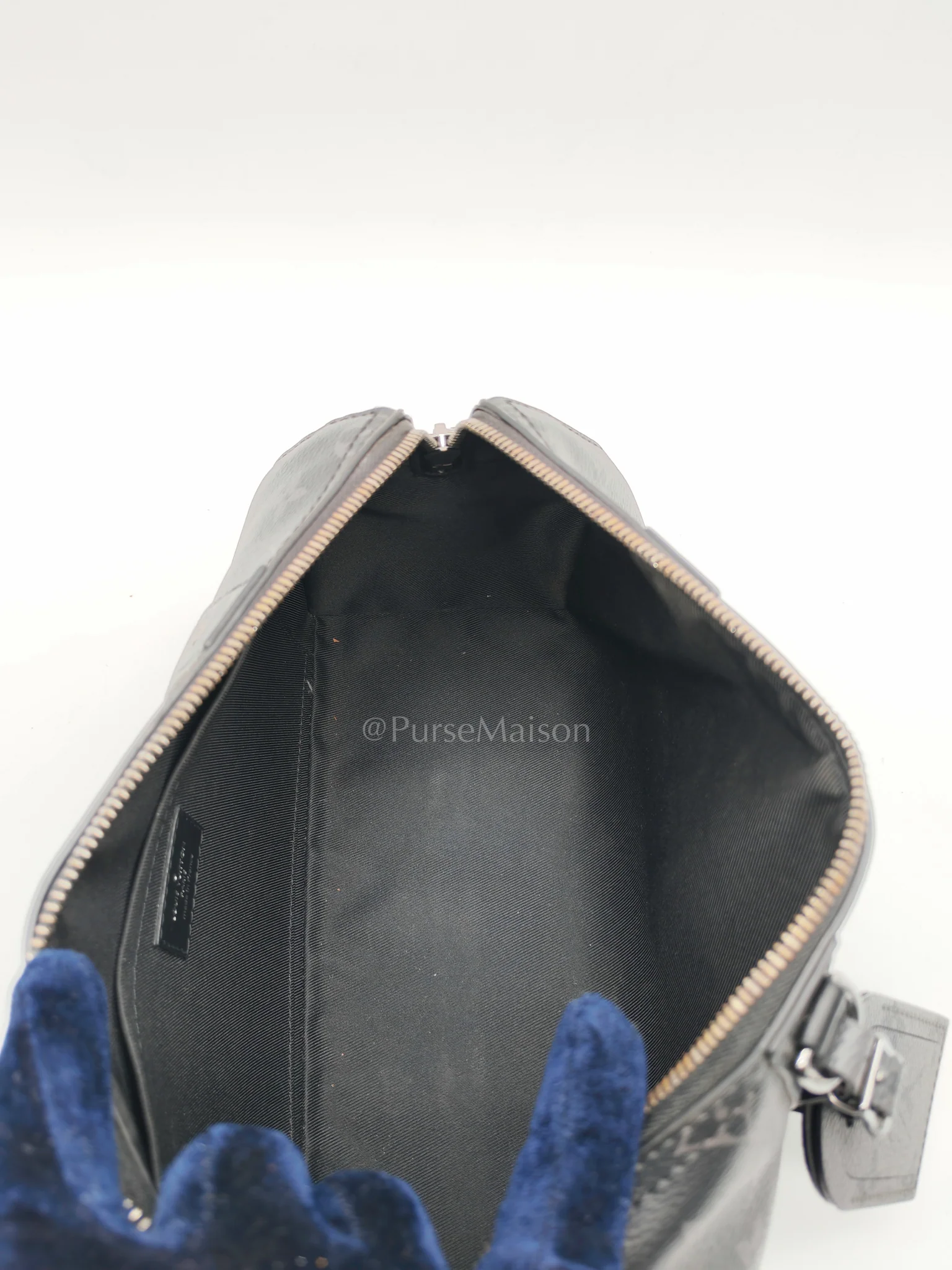 Louis Vuitton City Keepall Shoulder Bag in Monogram Eclipse Canvas (Microchip) - Image 26
