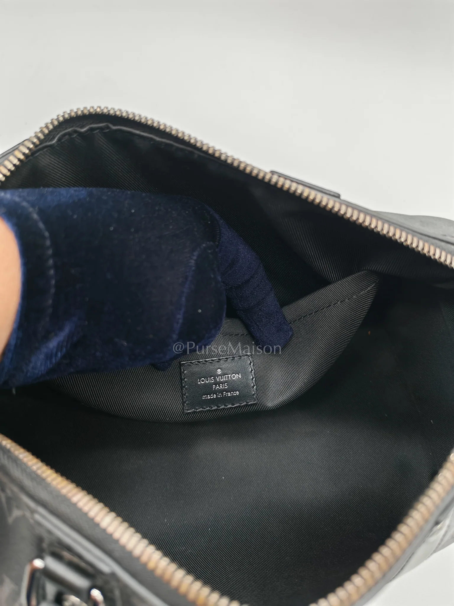 Louis Vuitton City Keepall Shoulder Bag in Monogram Eclipse Canvas (Microchip) - Image 27