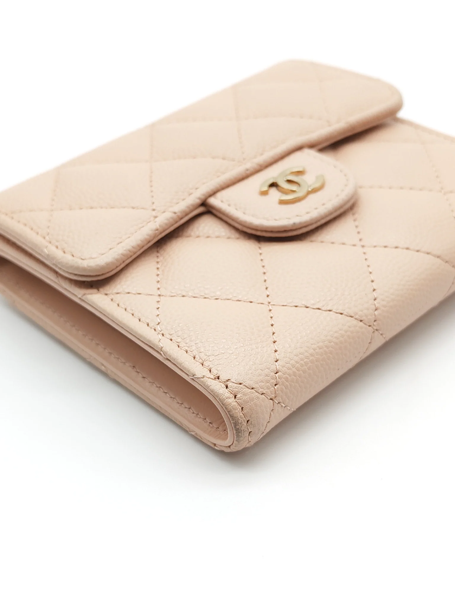 Chanel Classic Coin Case Flap Compact Wallet in Iredescent Beige Quilted Caviar Leather & Gold Hardware Series 31 - Image 8