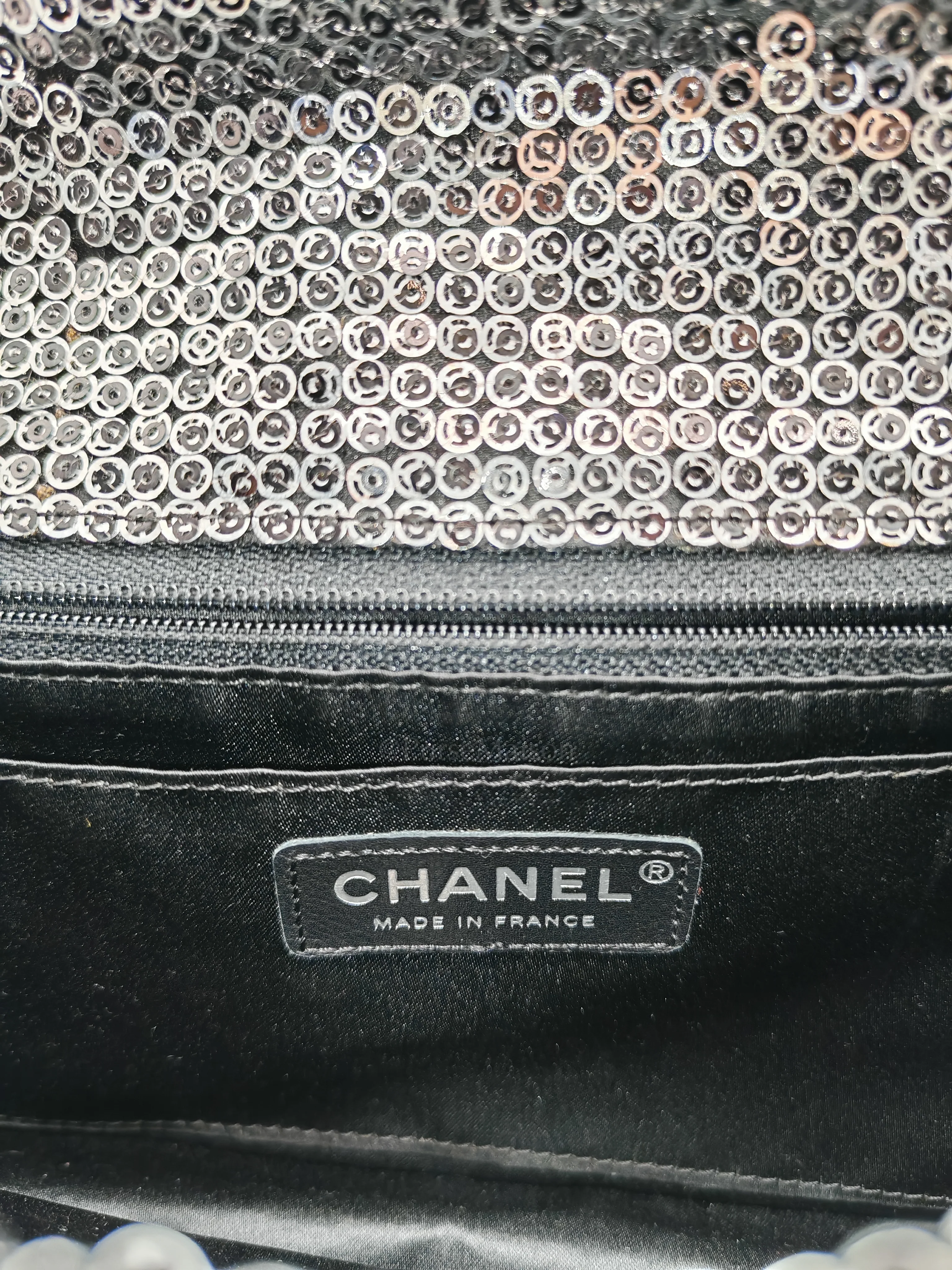 Chanel Classic Single Flap Bag in Silver Sequins & Silver Hardware Series 11 - Image 17