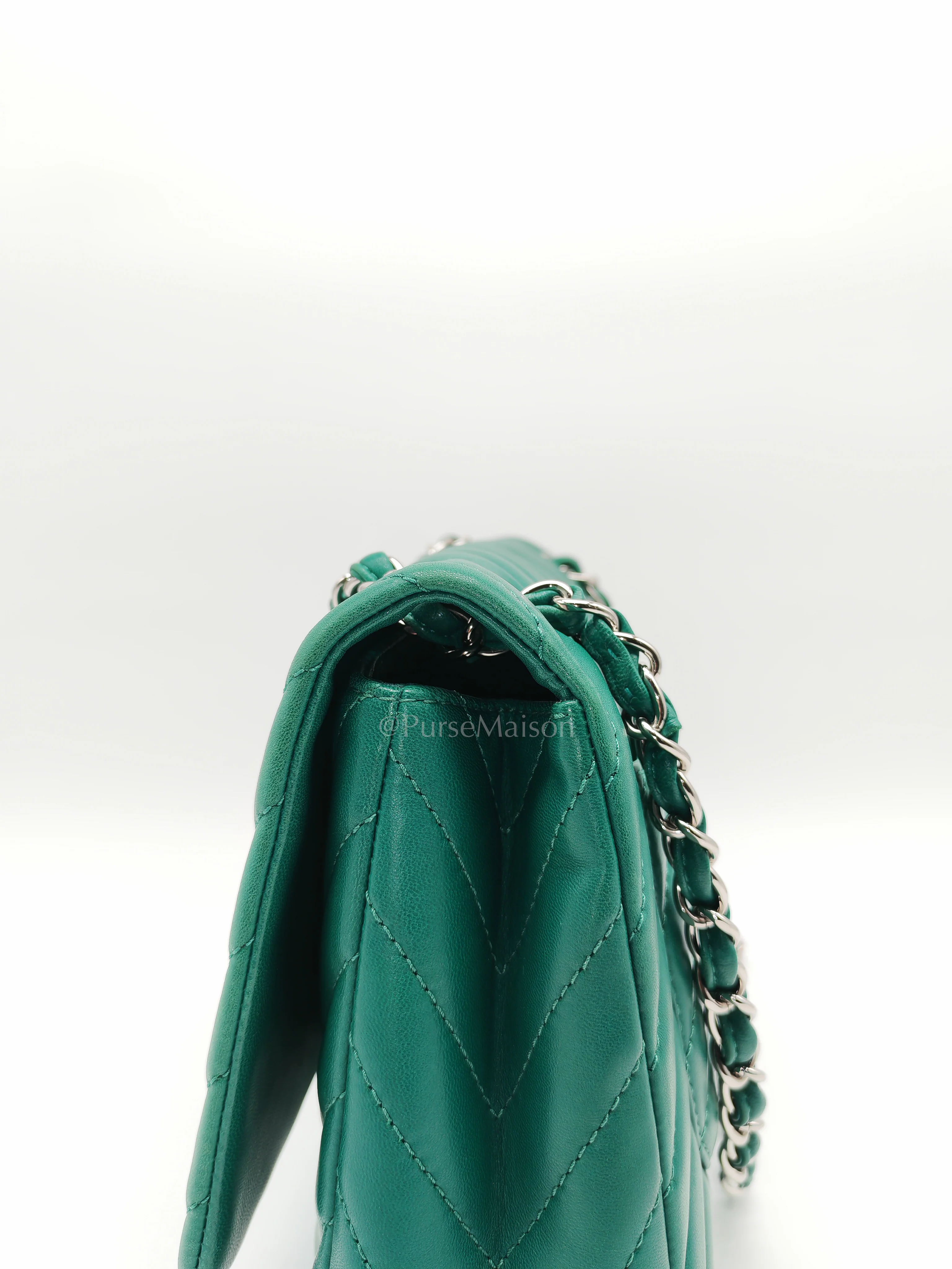 Chanel Classic Single Flap in Green Chevron Lambskin Leather & Silver Hardware (Series 13) - Image 20