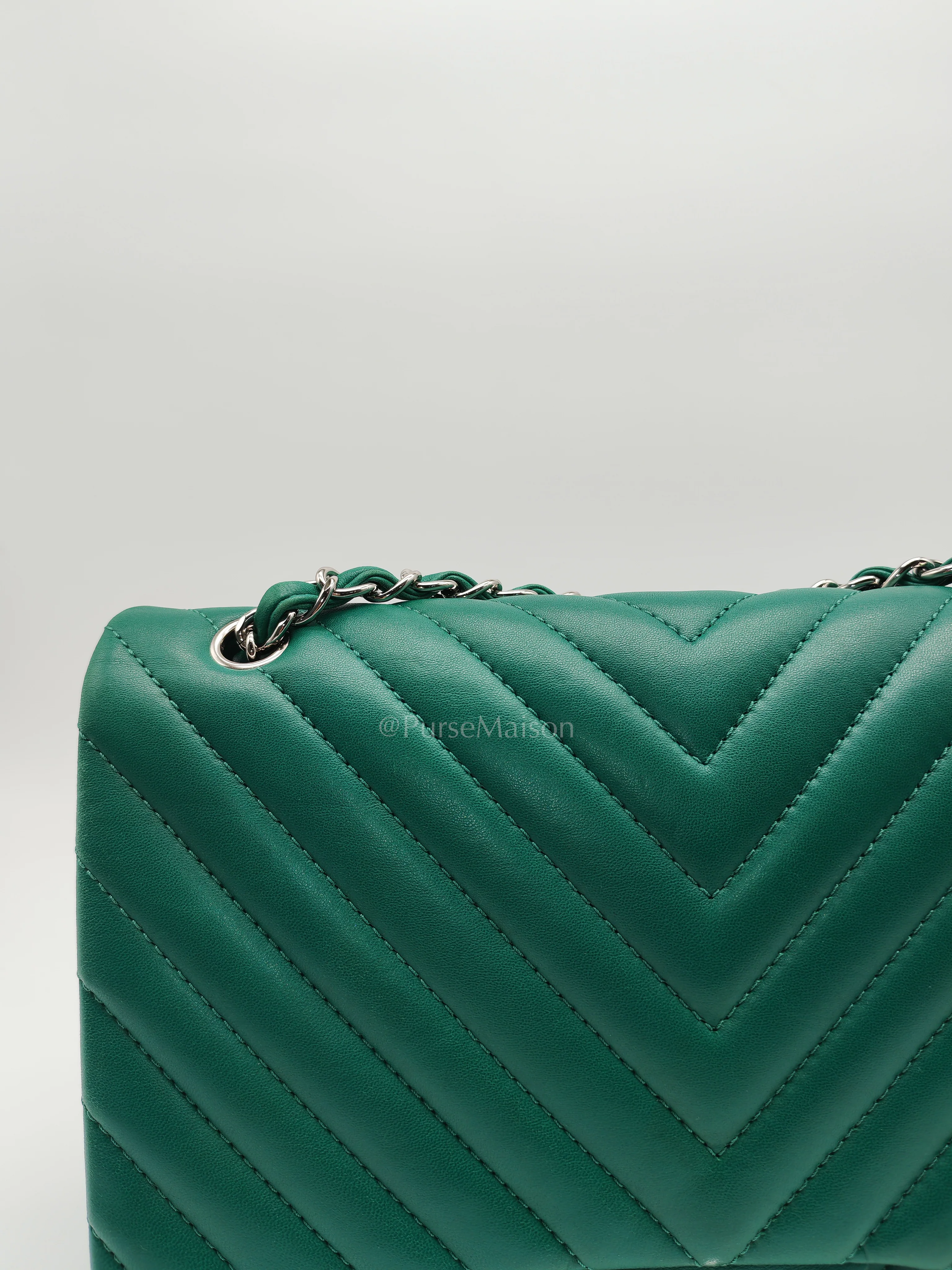 Chanel Classic Single Flap in Green Chevron Lambskin Leather & Silver Hardware (Series 13) - Image 21