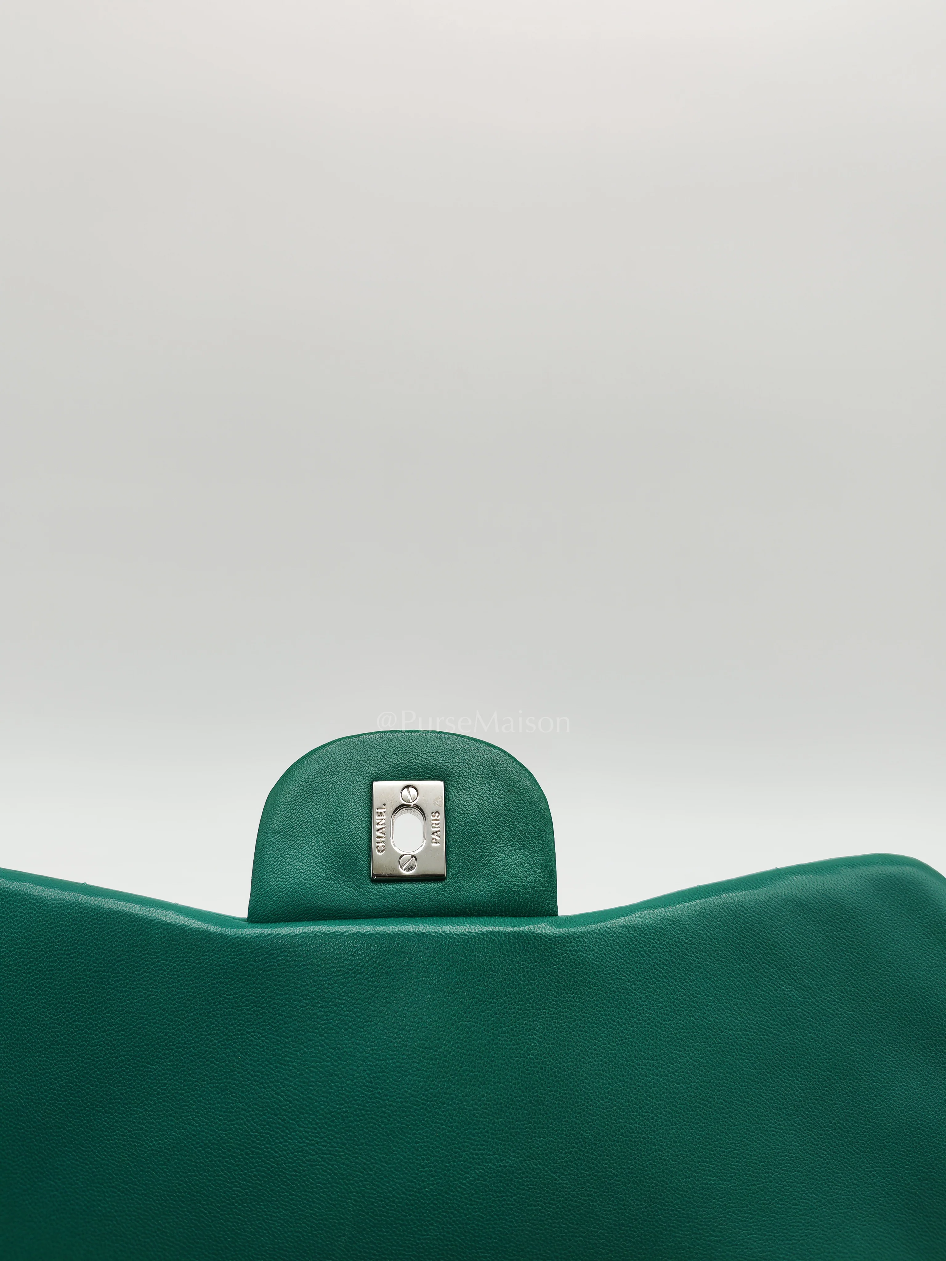 Chanel Classic Single Flap in Green Chevron Lambskin Leather & Silver Hardware (Series 13) - Image 23