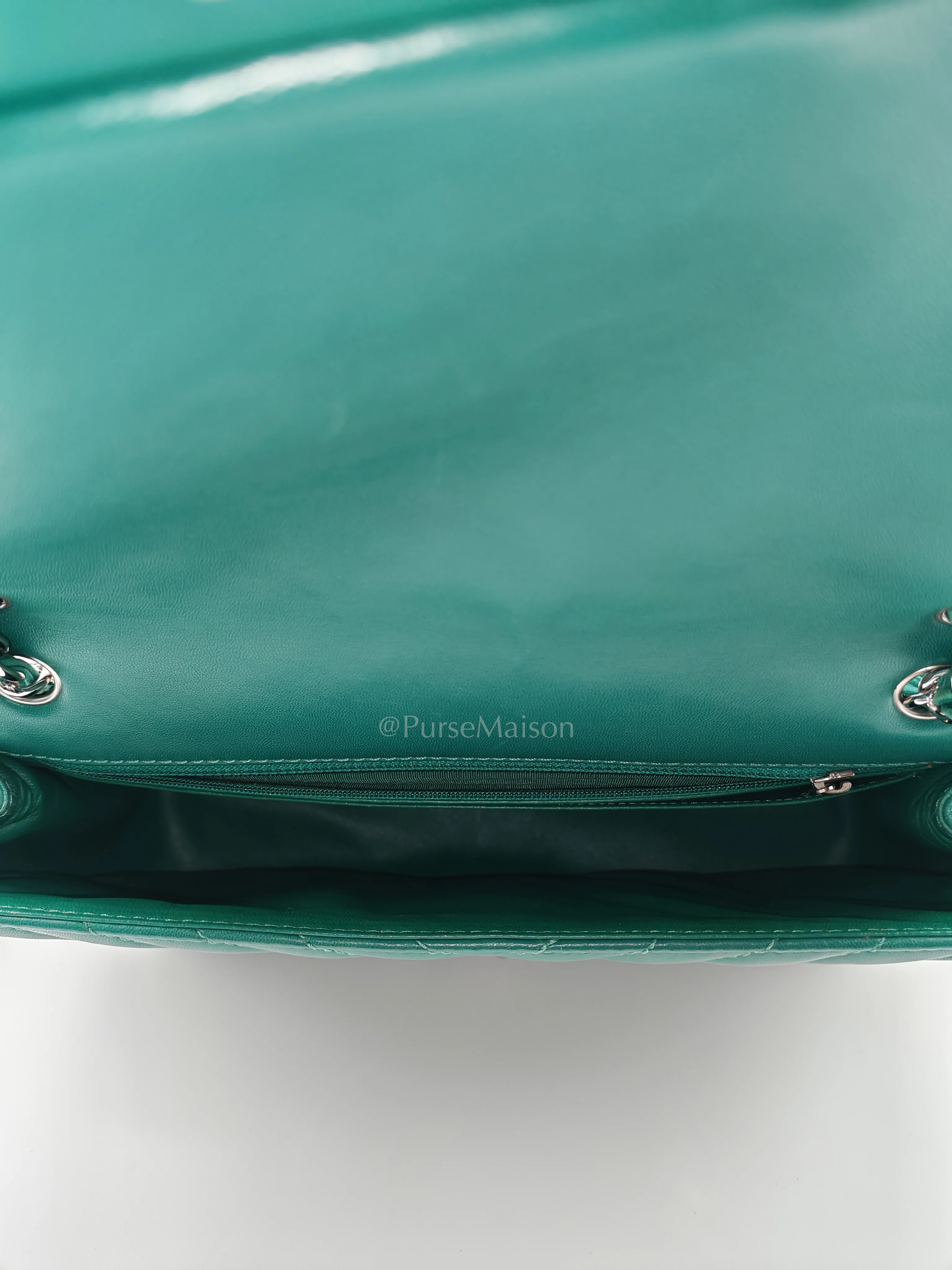 Chanel Classic Single Flap in Green Chevron Lambskin Leather & Silver Hardware (Series 13) - Image 30