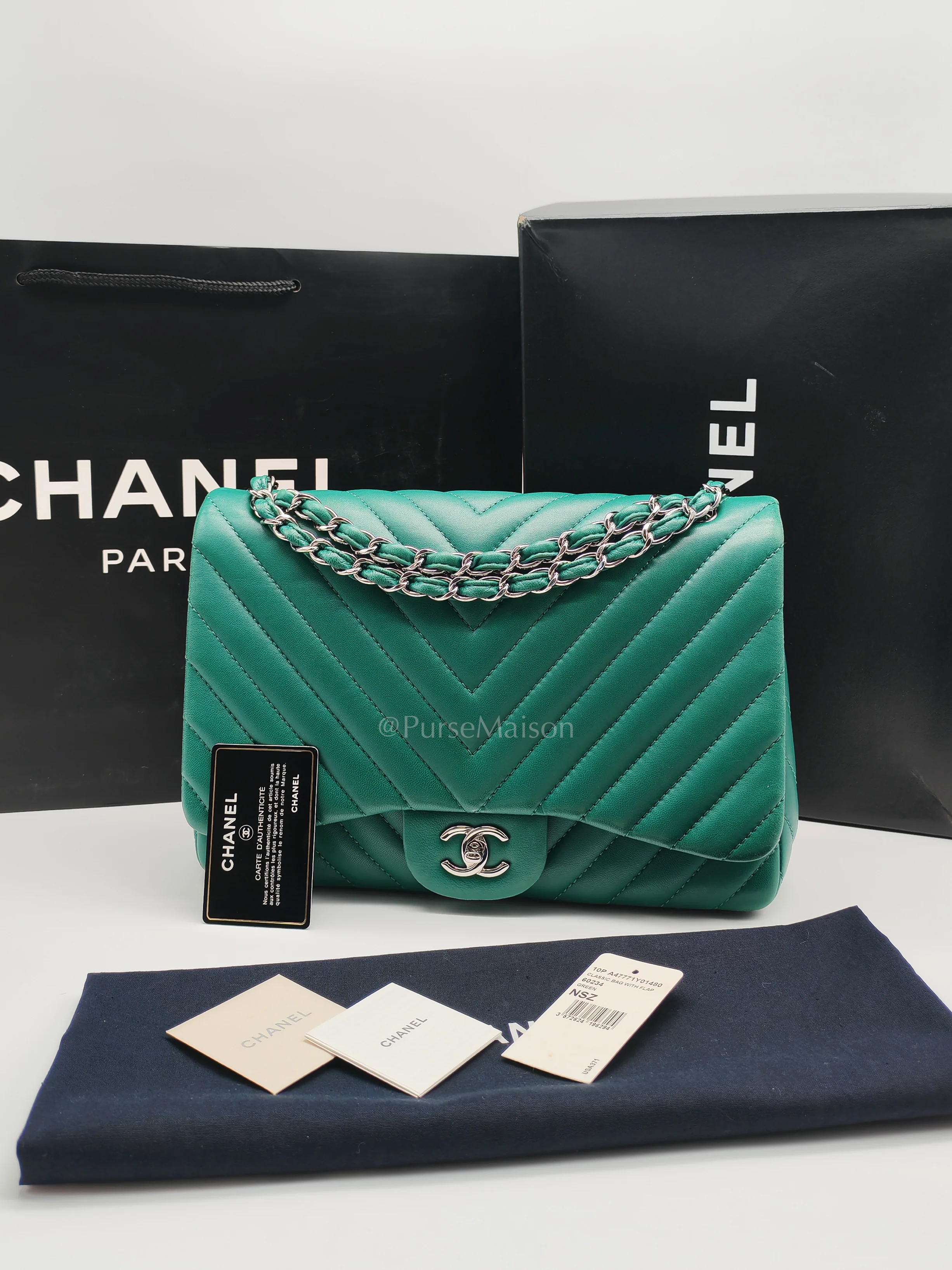 Chanel Classic Single Flap in Green Chevron Lambskin Leather & Silver Hardware (Series 13) - Image 37
