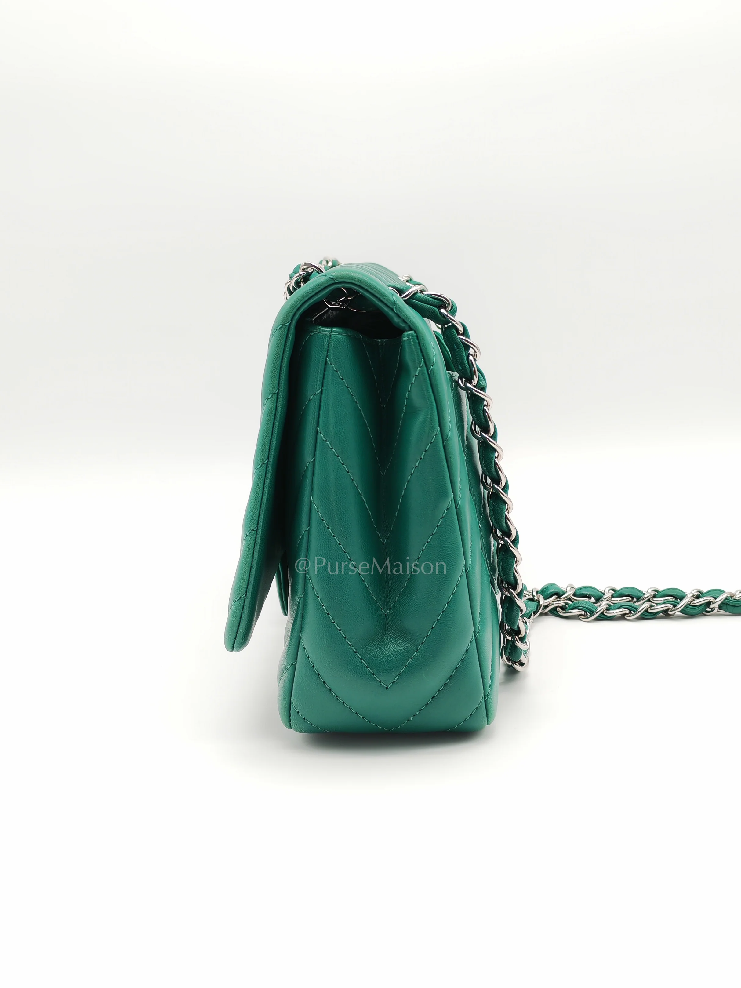 Chanel Classic Single Flap in Green Chevron Lambskin Leather & Silver Hardware (Series 13) - Image 6