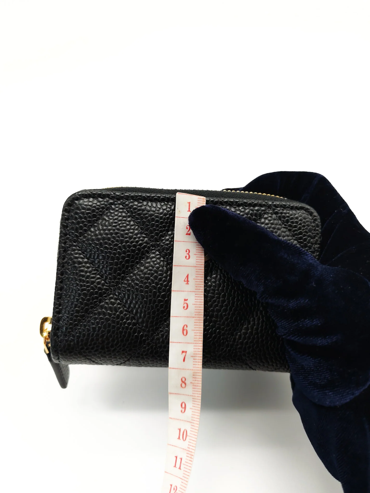 Chanel Classic Zipped Coin Purse/Card Holder in Black Caviar Leather & Gold Hardware Microchip - Image 16
