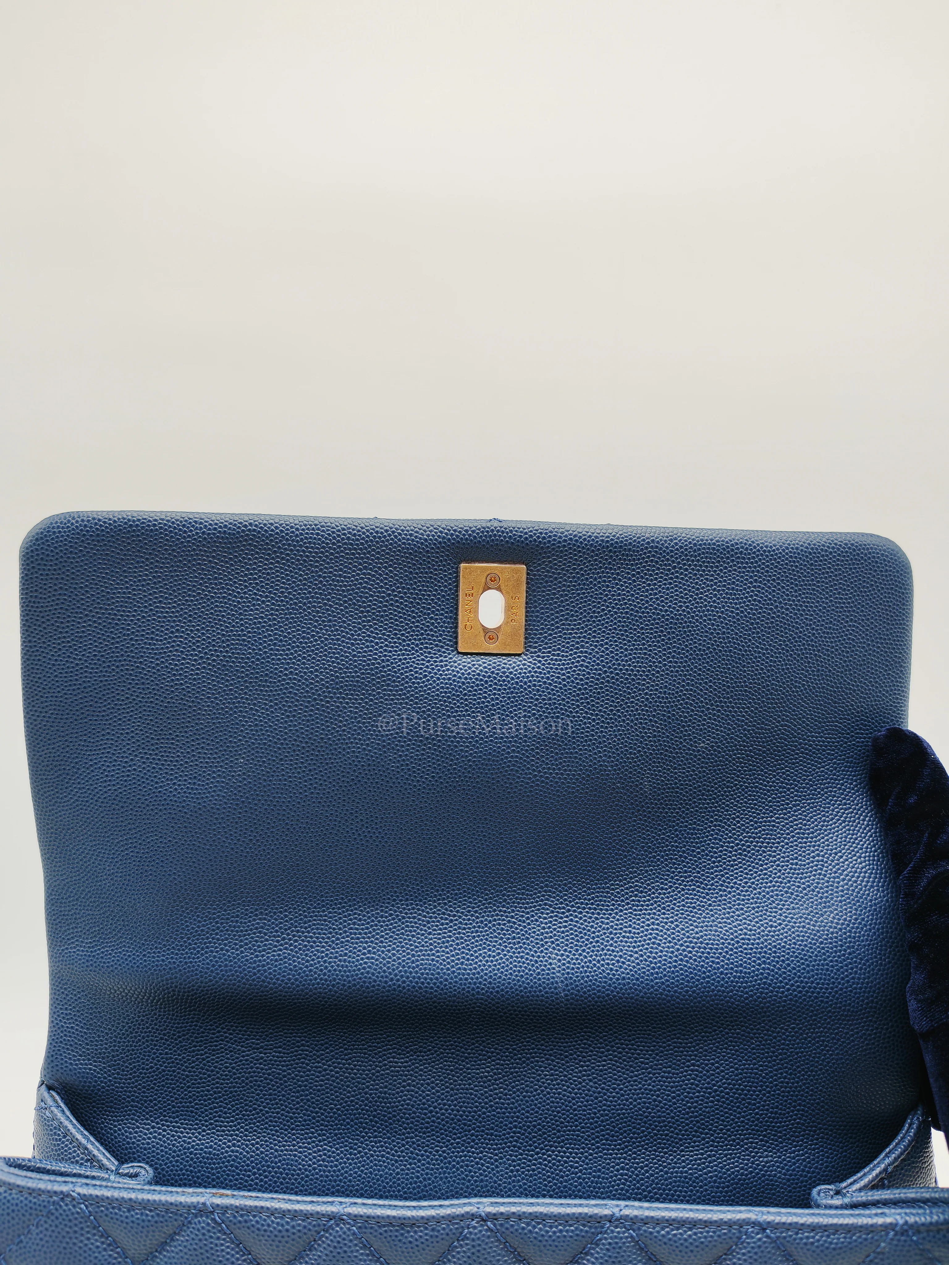Chanel Coco Handle Medium in Blue Quilted Caviar Leather & Aged Gold Hardware Series 24 - Image 18