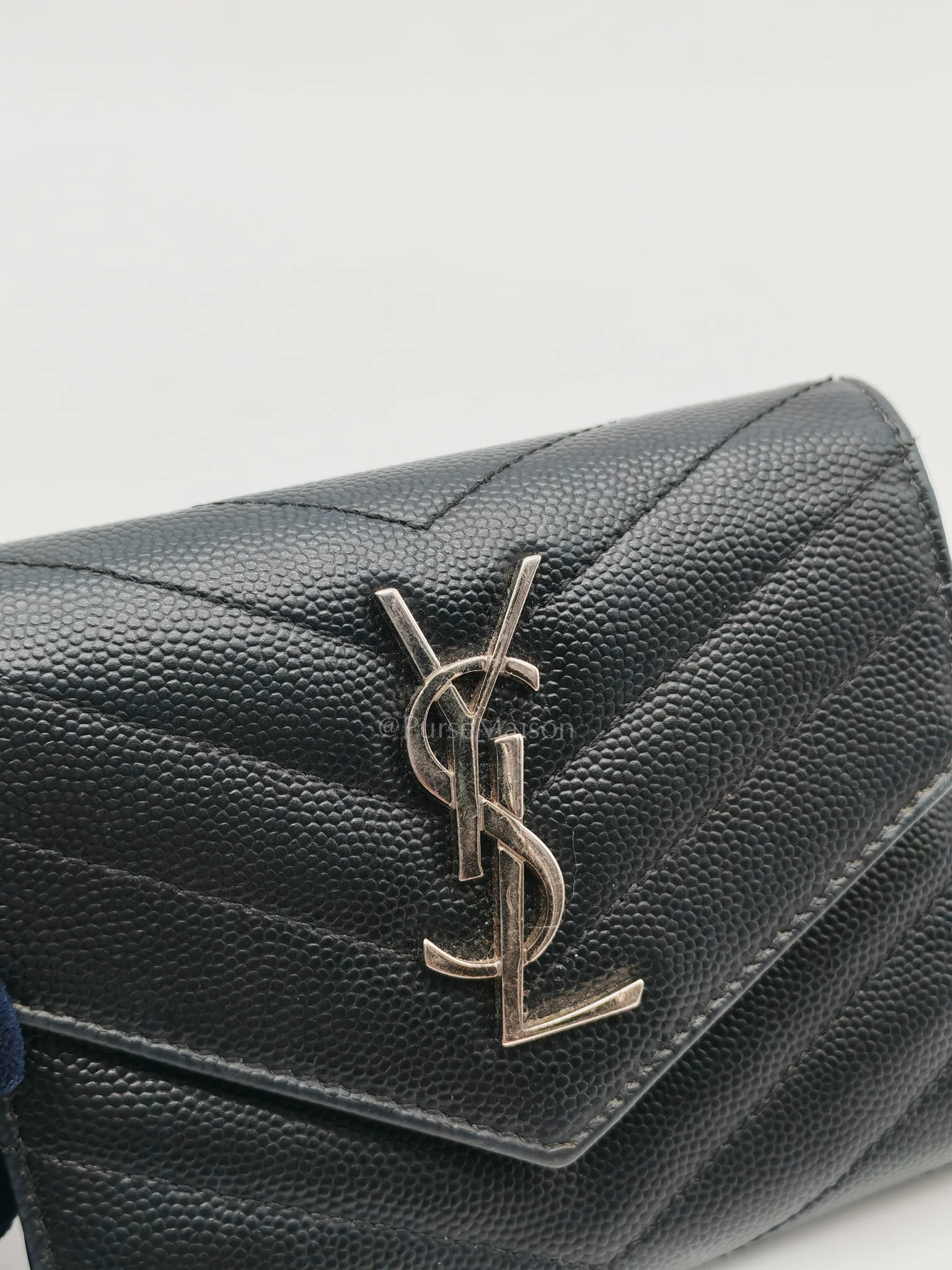 Yves Saint Laurent Compact Tri-fold Wallet In Black Grain de Poudre Embossed Leather & Silver Hardware - Image 17