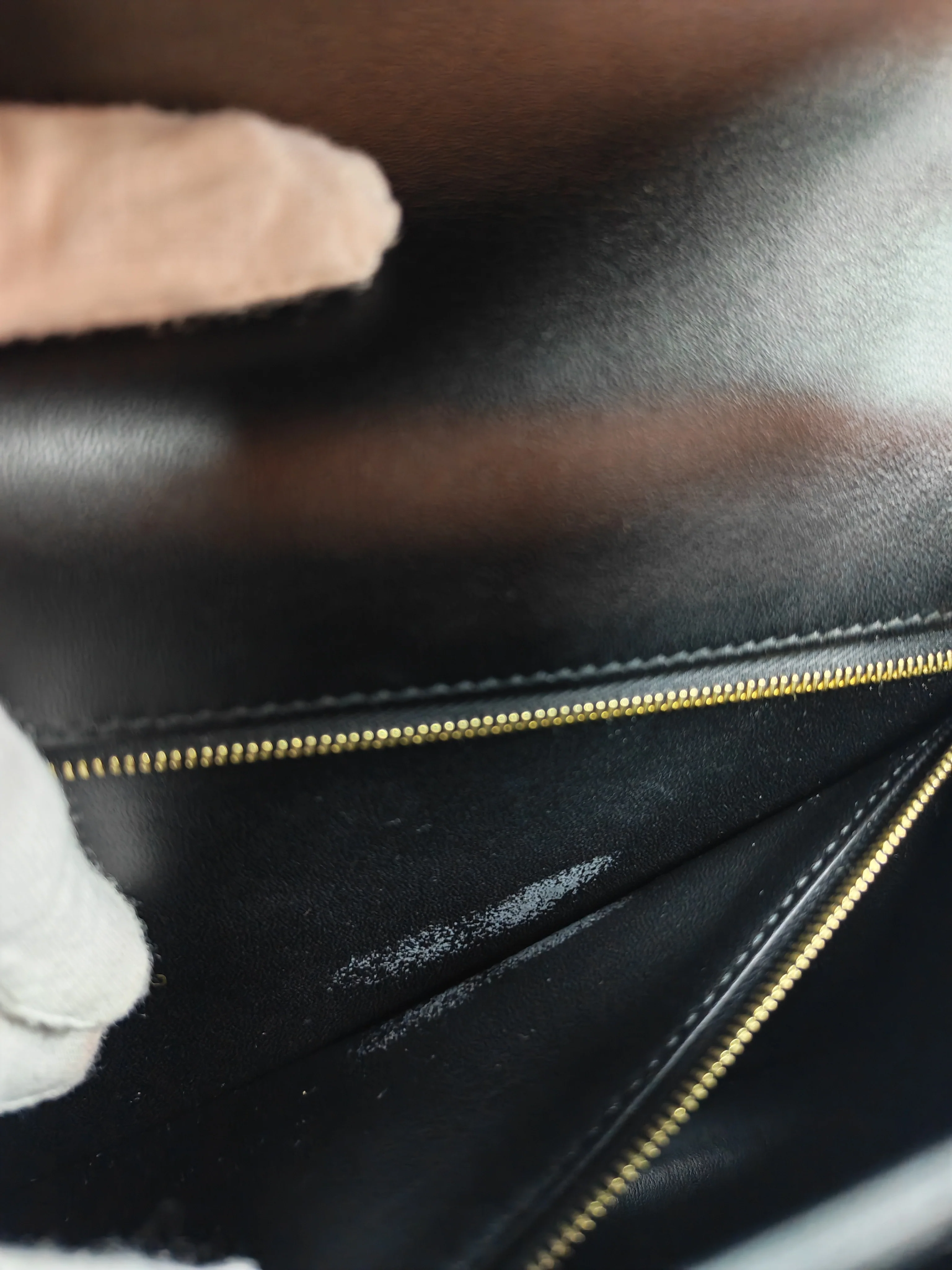 Hermes Constance 24 in Black Epsom Leather and Gold Hardware Stamp Y (2020) - Image 22