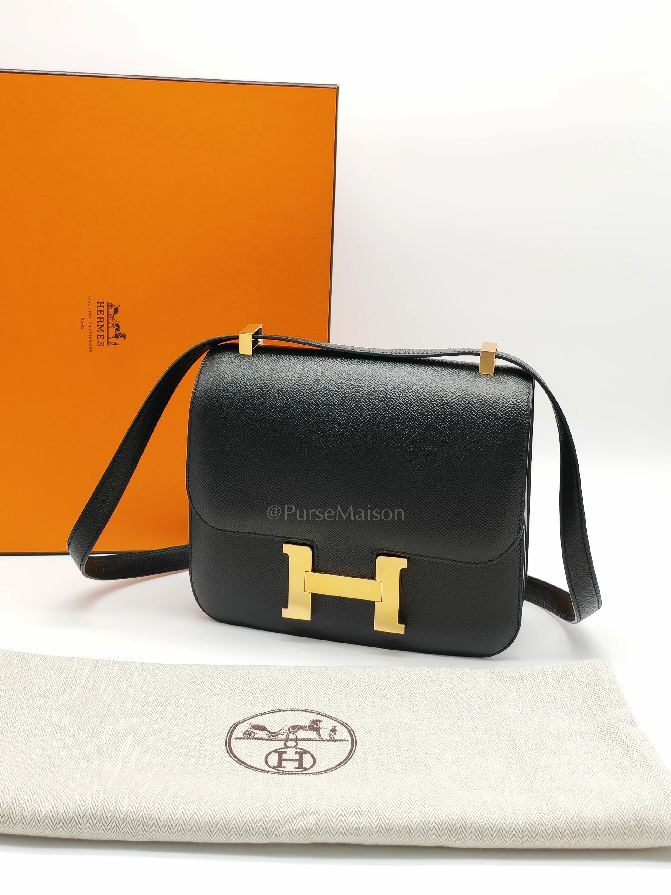 Hermes Constance 24 in Black Epsom Leather and Gold Hardware Stamp Y (2020) - Image 27