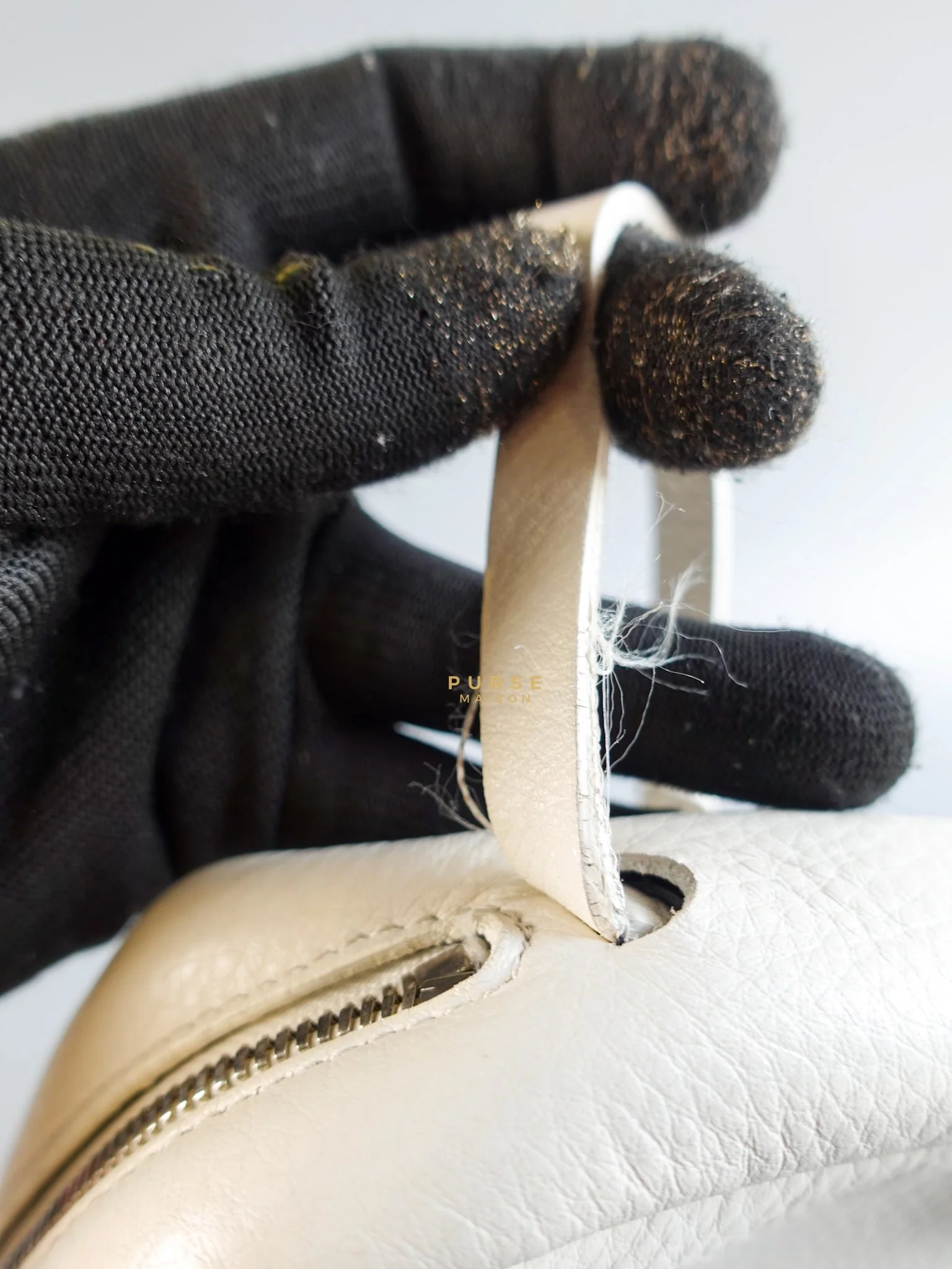 Balenciaga Camera Sling Bag in White Leather - Image 19