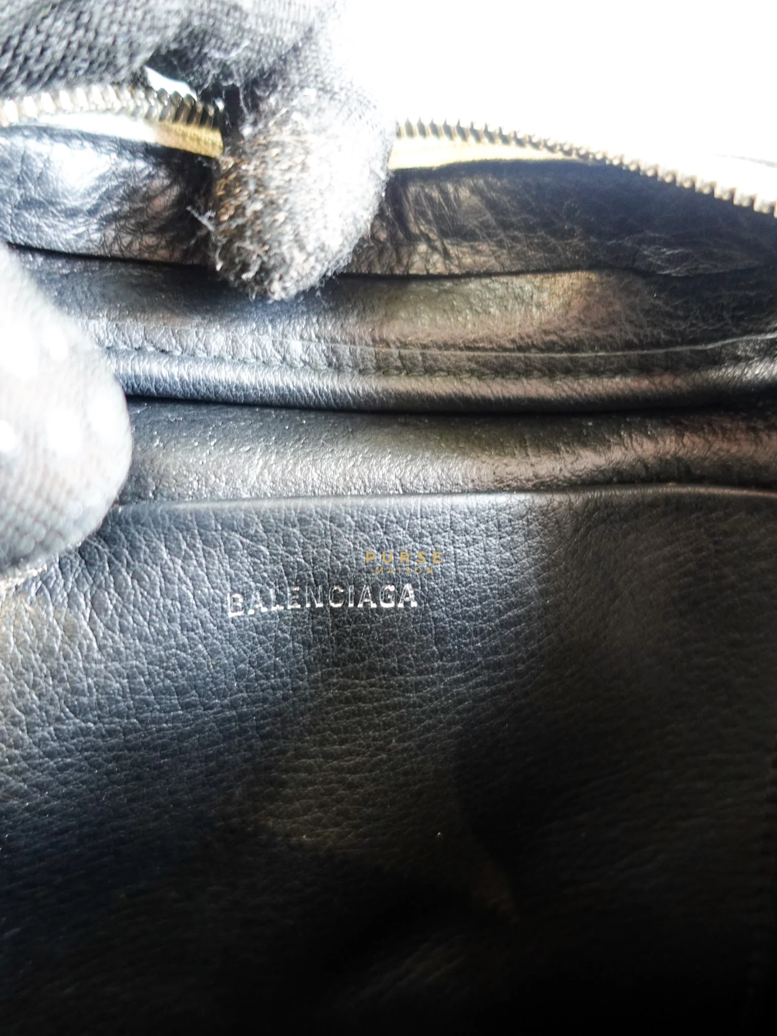 Balenciaga Camera Sling Bag in White Leather - Image 28