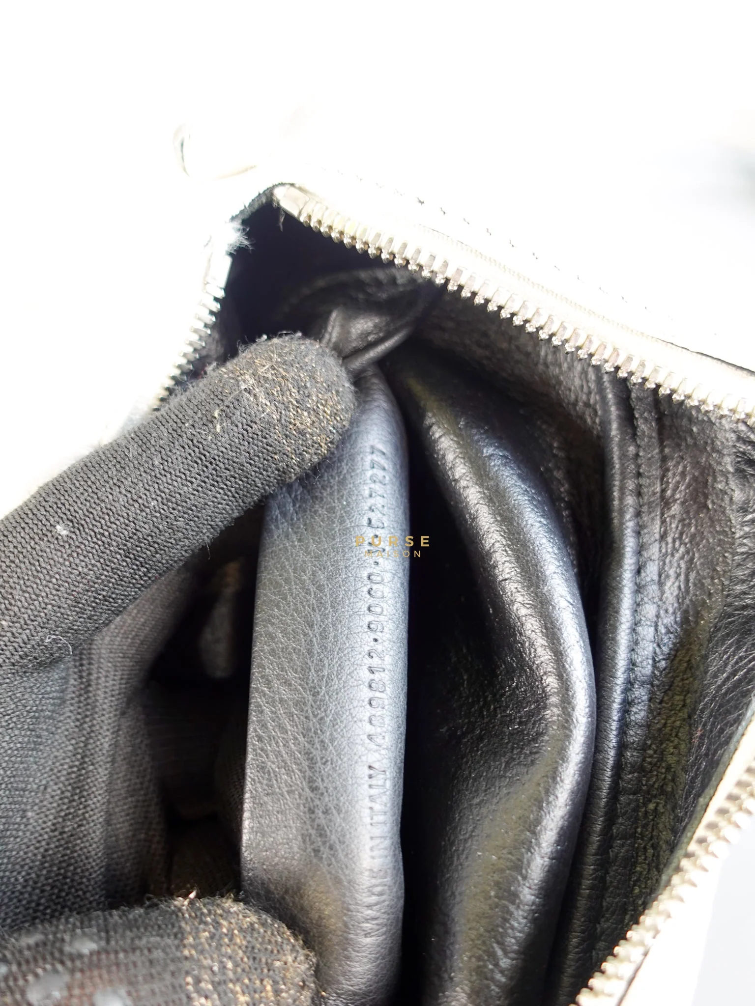 Balenciaga Camera Sling Bag in White Leather - Image 31