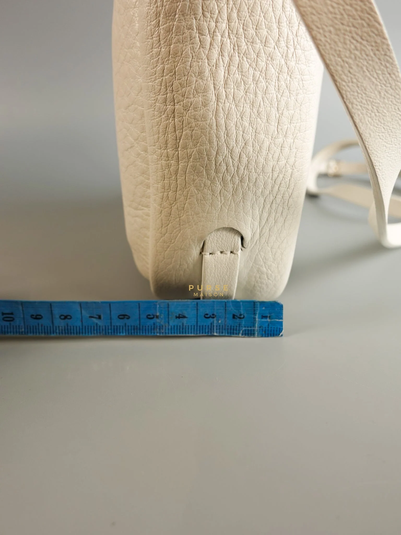 Balenciaga Camera Sling Bag in White Leather - Image 41
