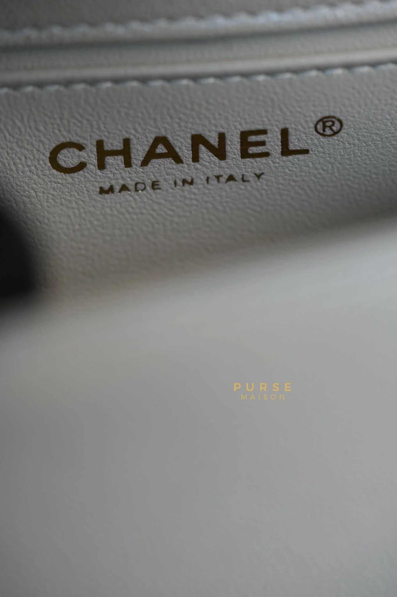 Chanel Boy Crescent Messenger Small Bag in Iridescent White Caviar & Aged Gold Hardware (Microchip) - Image 17