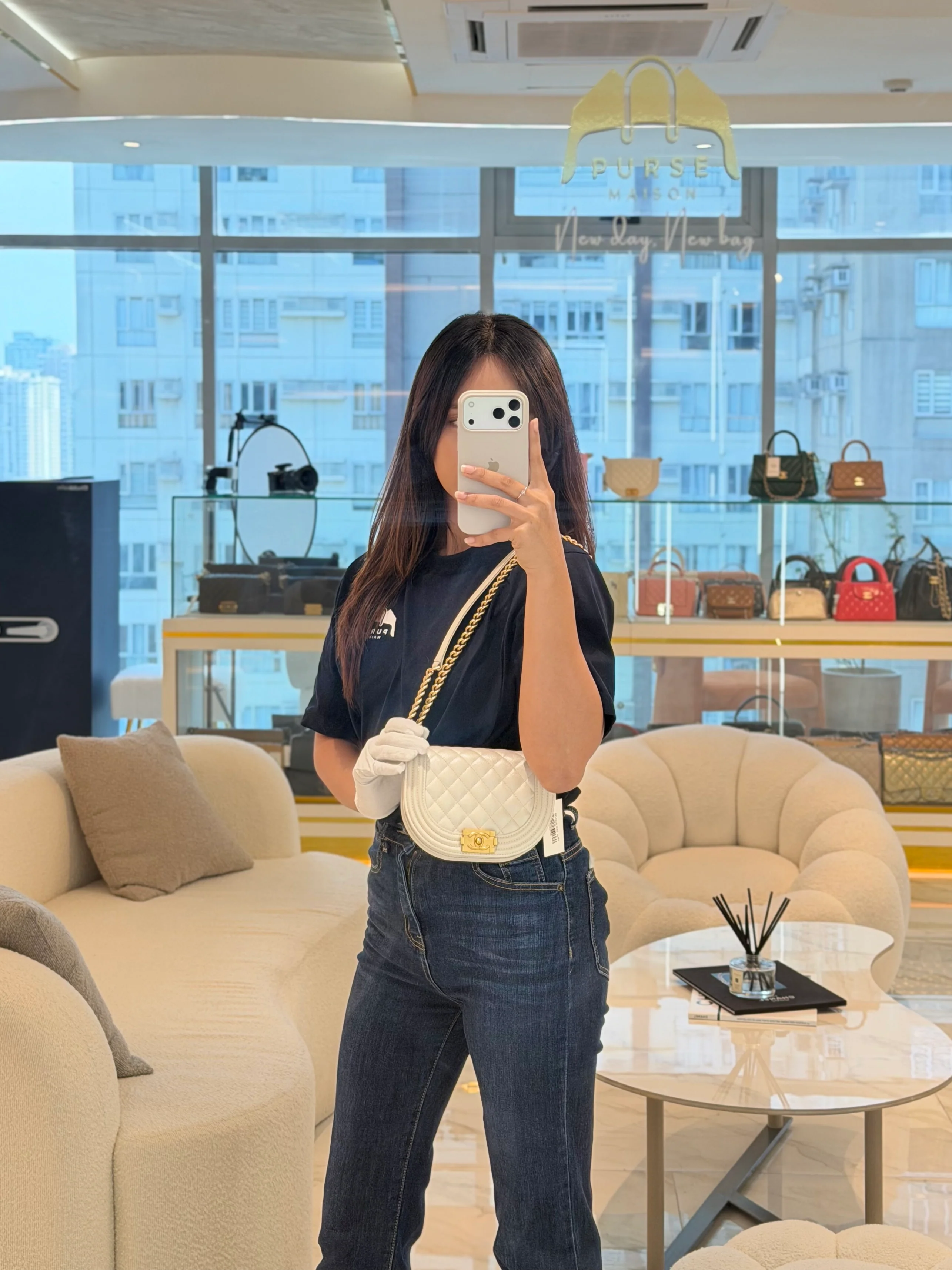 Chanel Boy Crescent Messenger Small Bag in Iridescent White Caviar & Aged Gold Hardware (Microchip) - Image 25