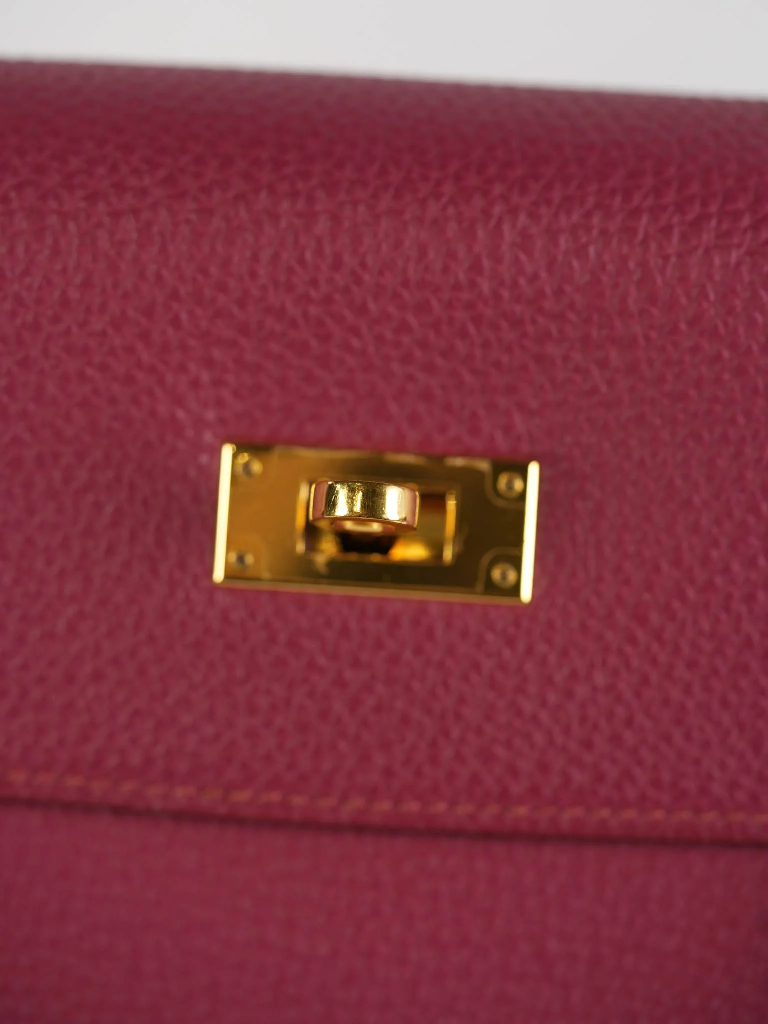 Hermes Kelly 32 Rubis Veau Togo Leather Gold Hardware Stamp T (2015) - Image 22