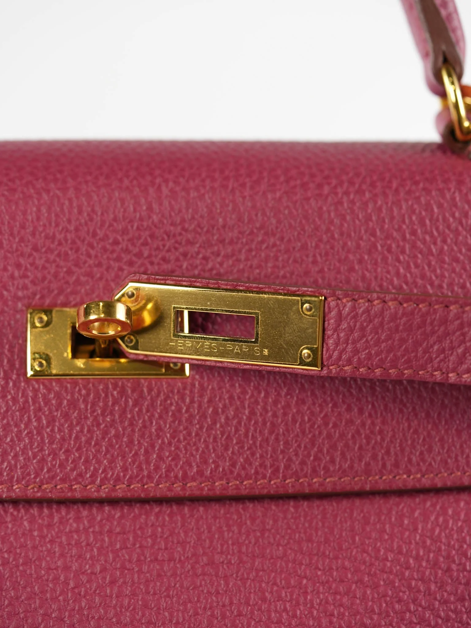 Hermes Kelly 32 Rubis Veau Togo Leather Gold Hardware Stamp T (2015) - Image 25