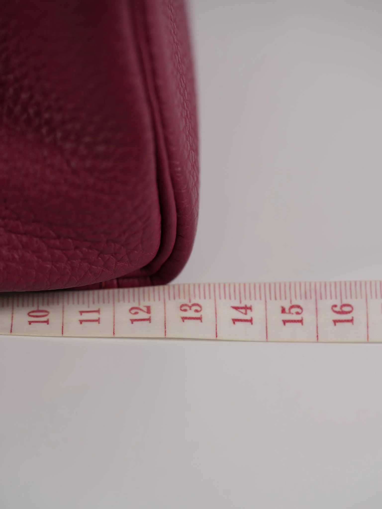 Hermes Kelly 32 Rubis Veau Togo Leather Gold Hardware Stamp T (2015) - Image 34
