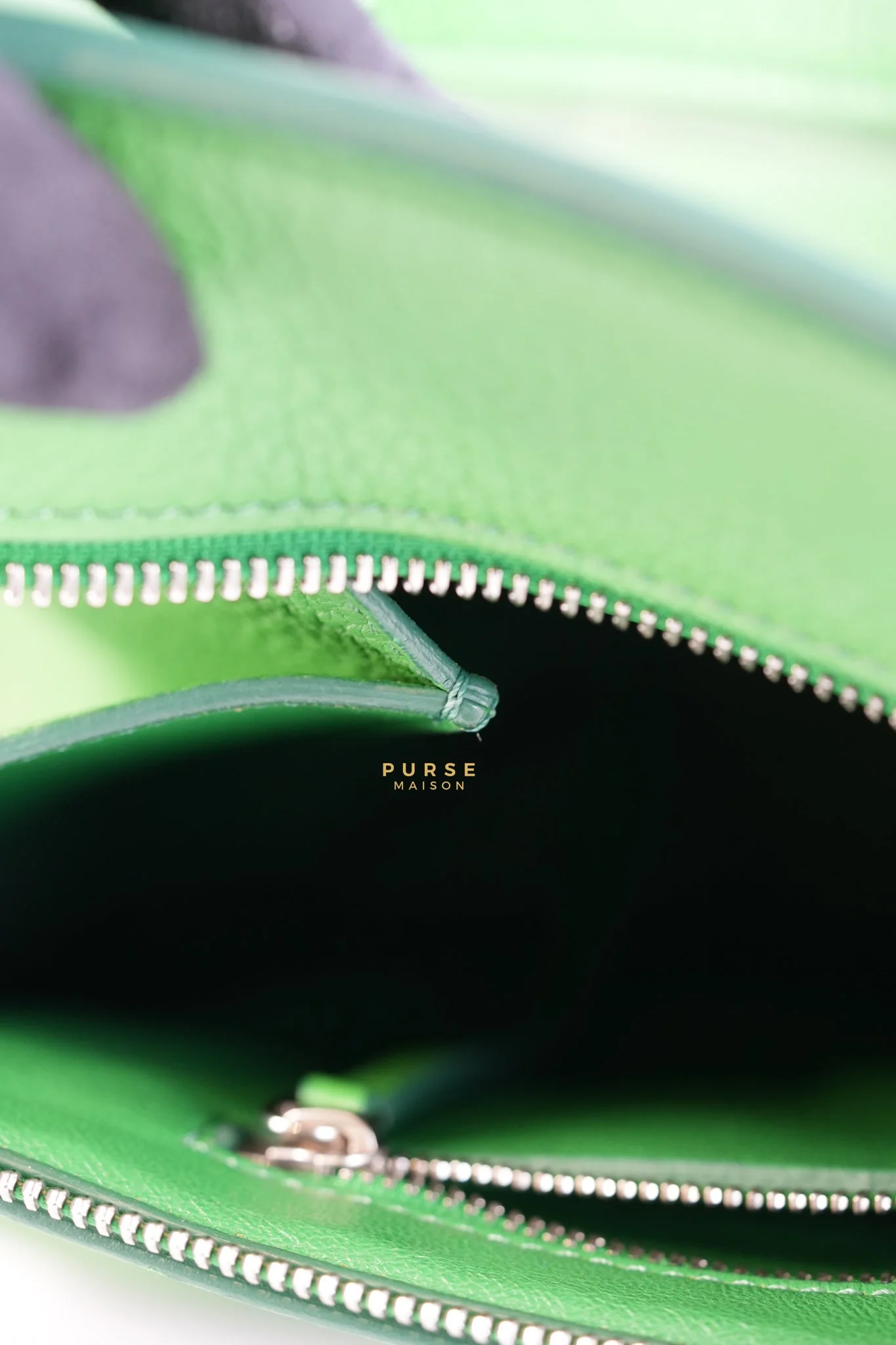 Celine Edge Medium Hand Bag in Green Leather - Image 18