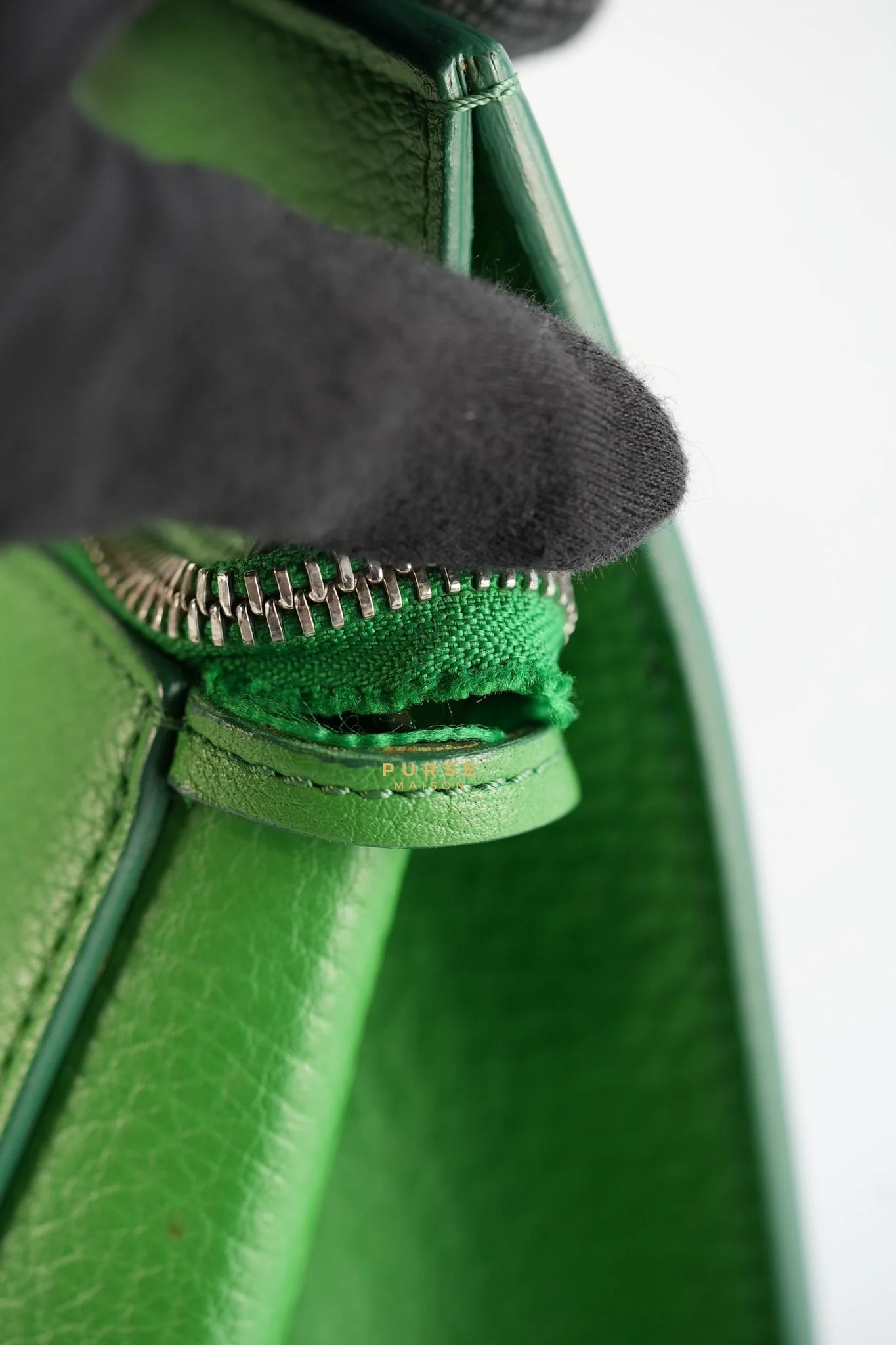 Celine Edge Medium Hand Bag in Green Leather - Image 21