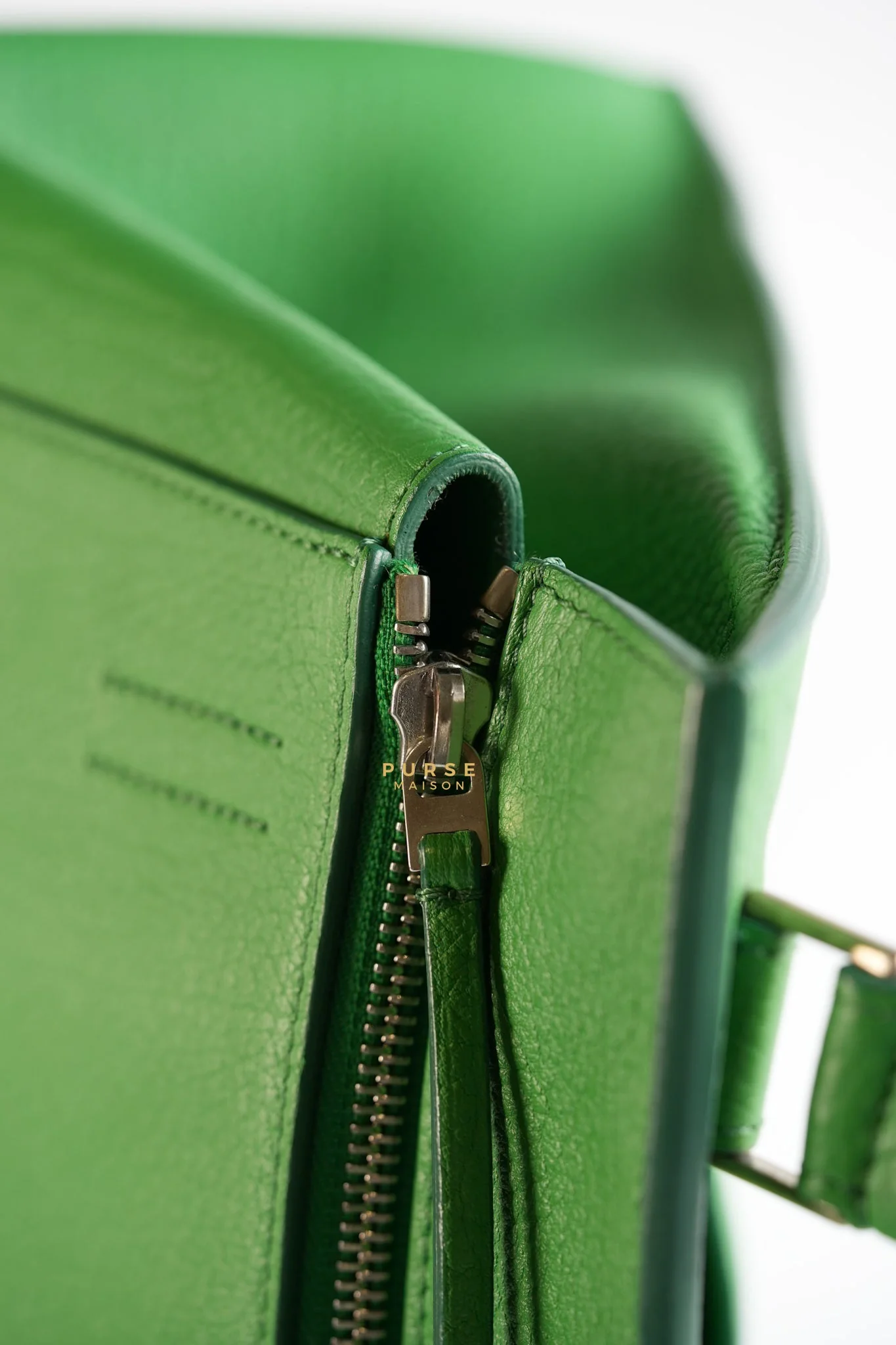 Celine Edge Medium Hand Bag in Green Leather - Image 25