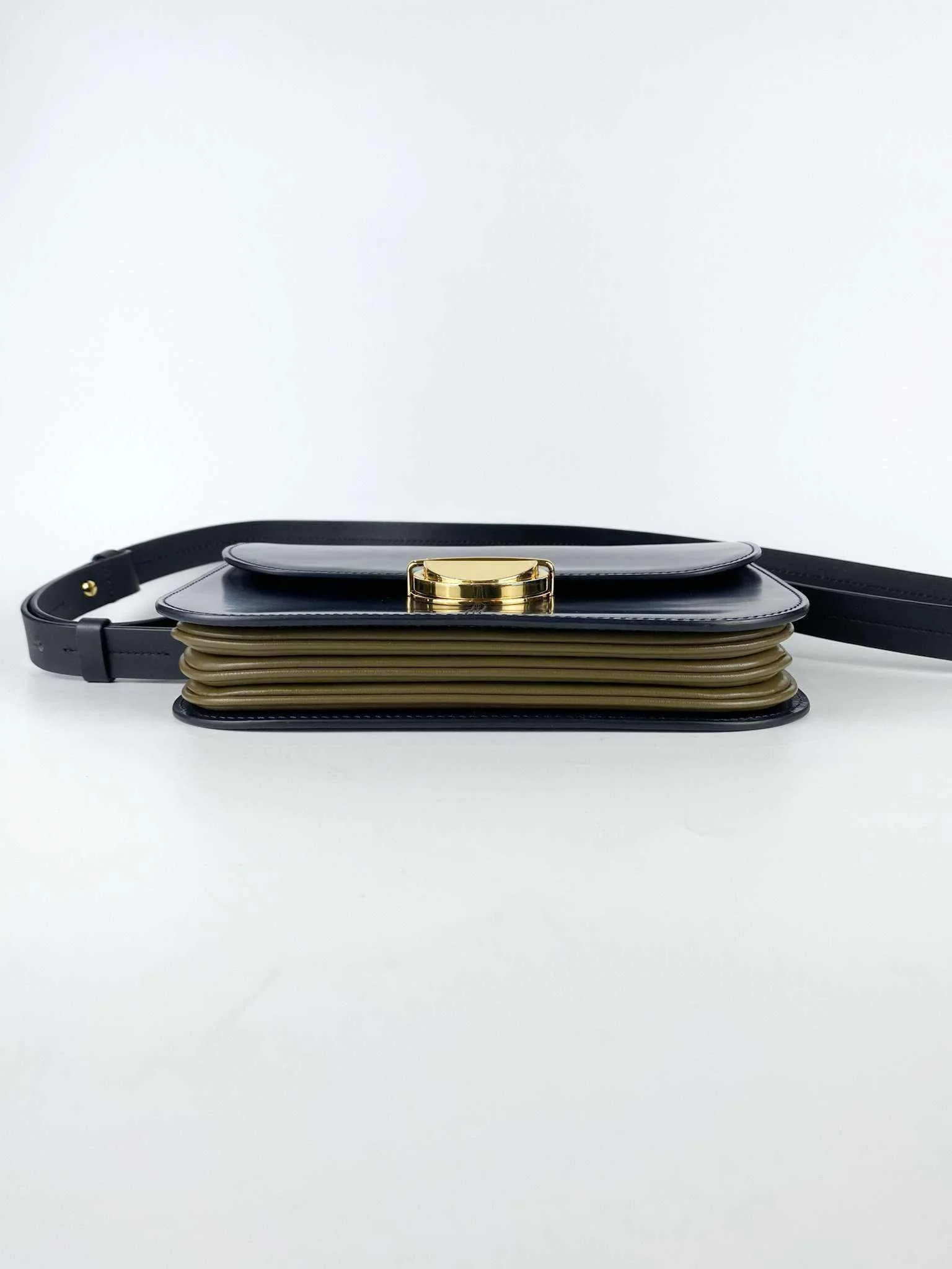 Marni Marni Glossy Calfskin Tuk navy blue - Image 5